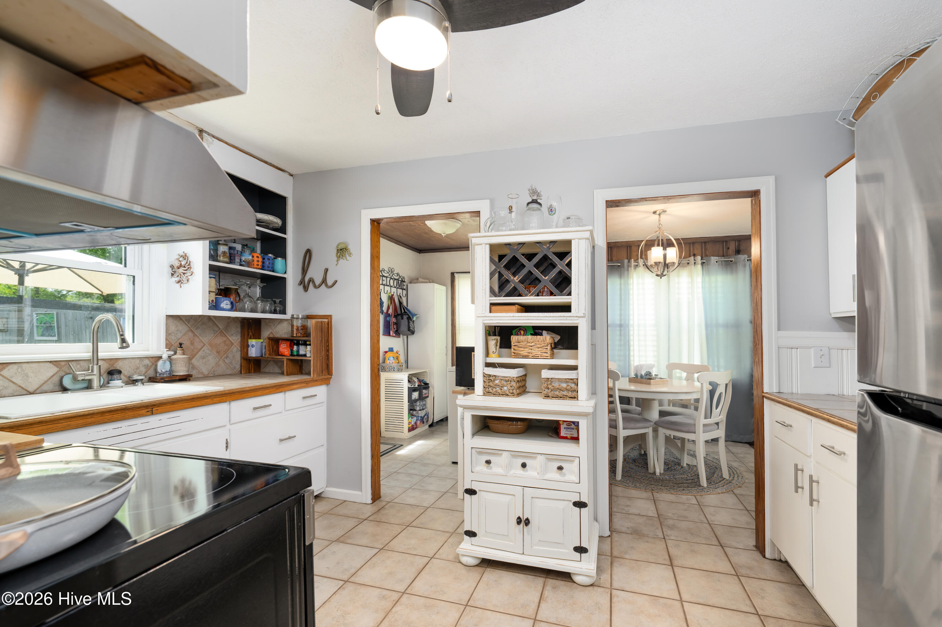 100565706 | Photo 24