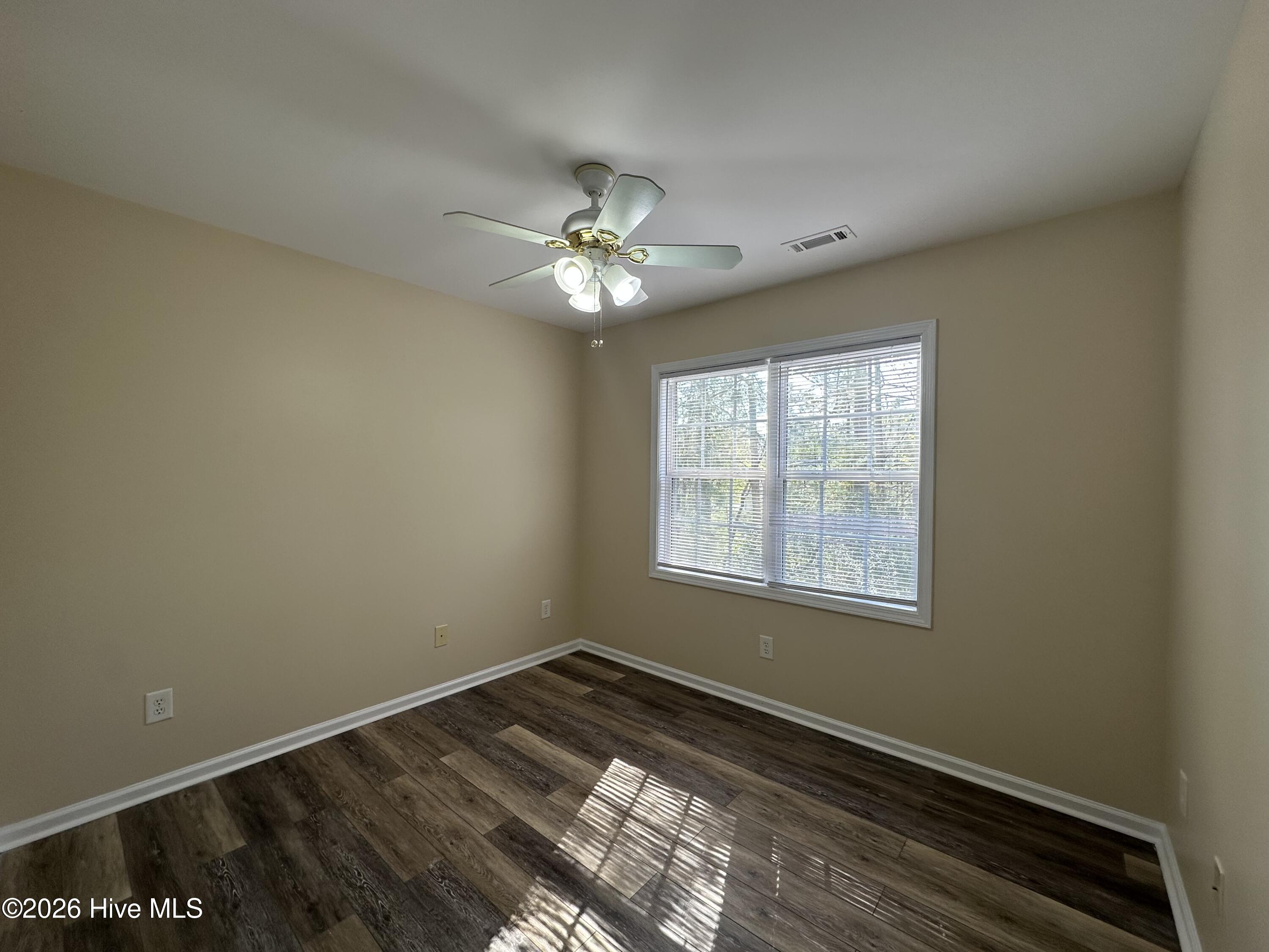 100564152 | Photo 35