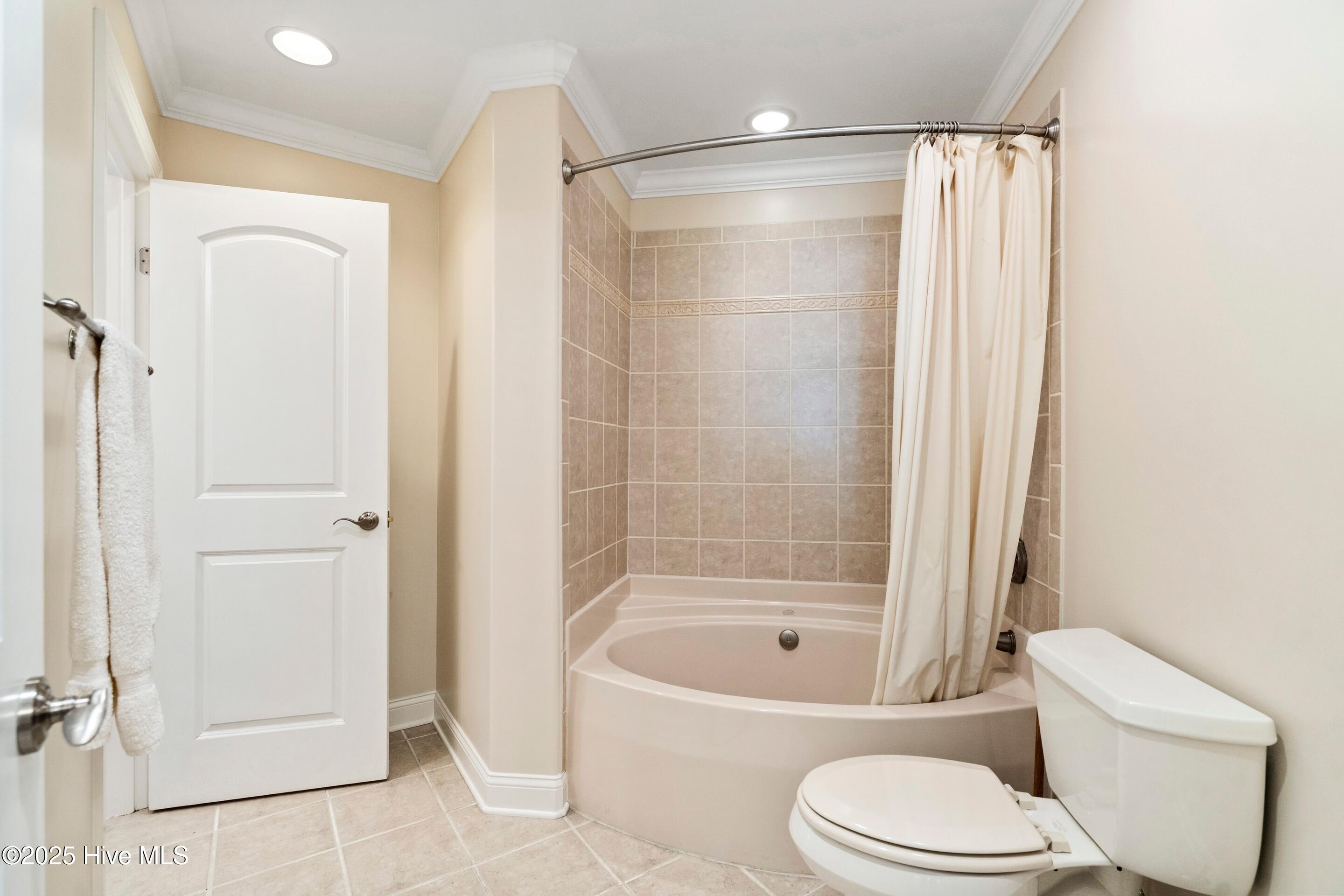 100518438 | Photo 46