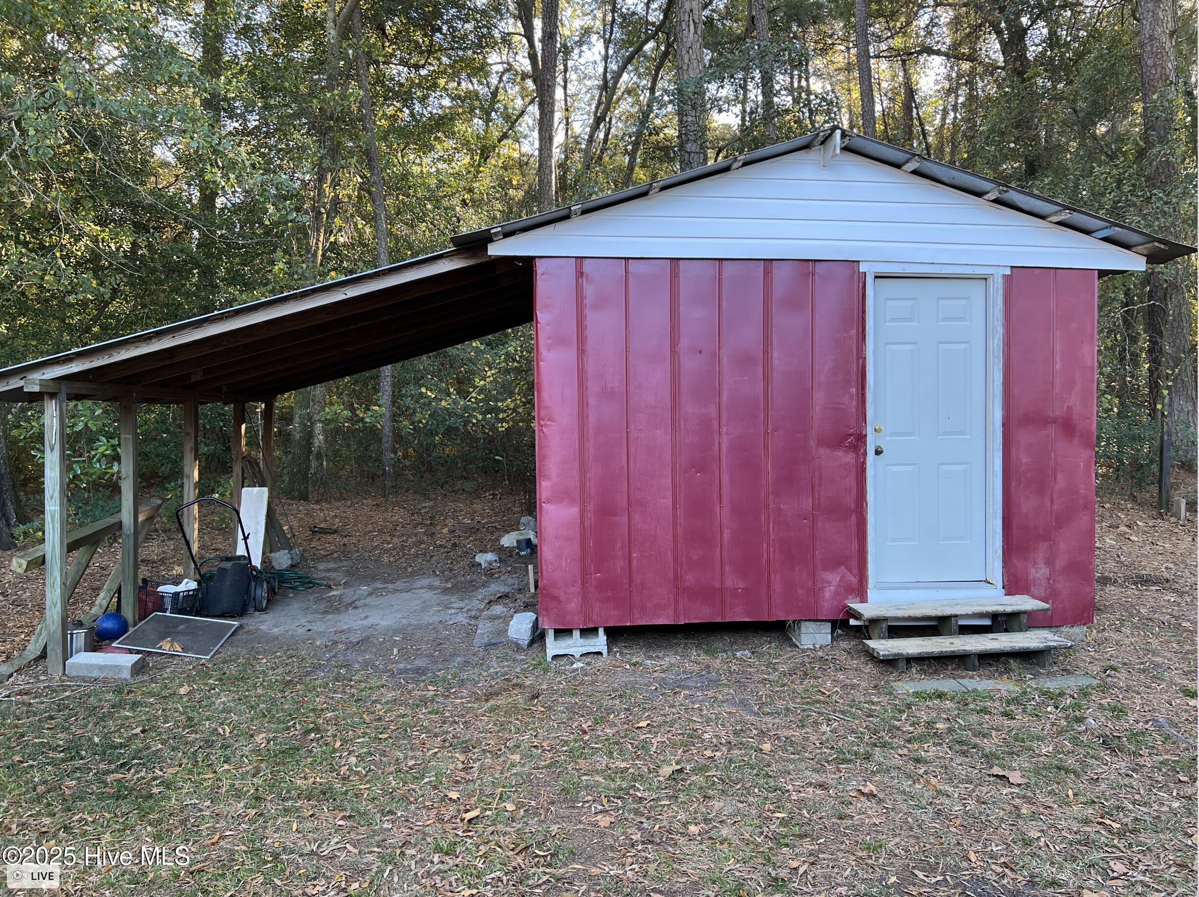 Homes for sale in Clinton, NC | 471 John Mark Rd, Clinton, NC 28328 | MLS# 100538605