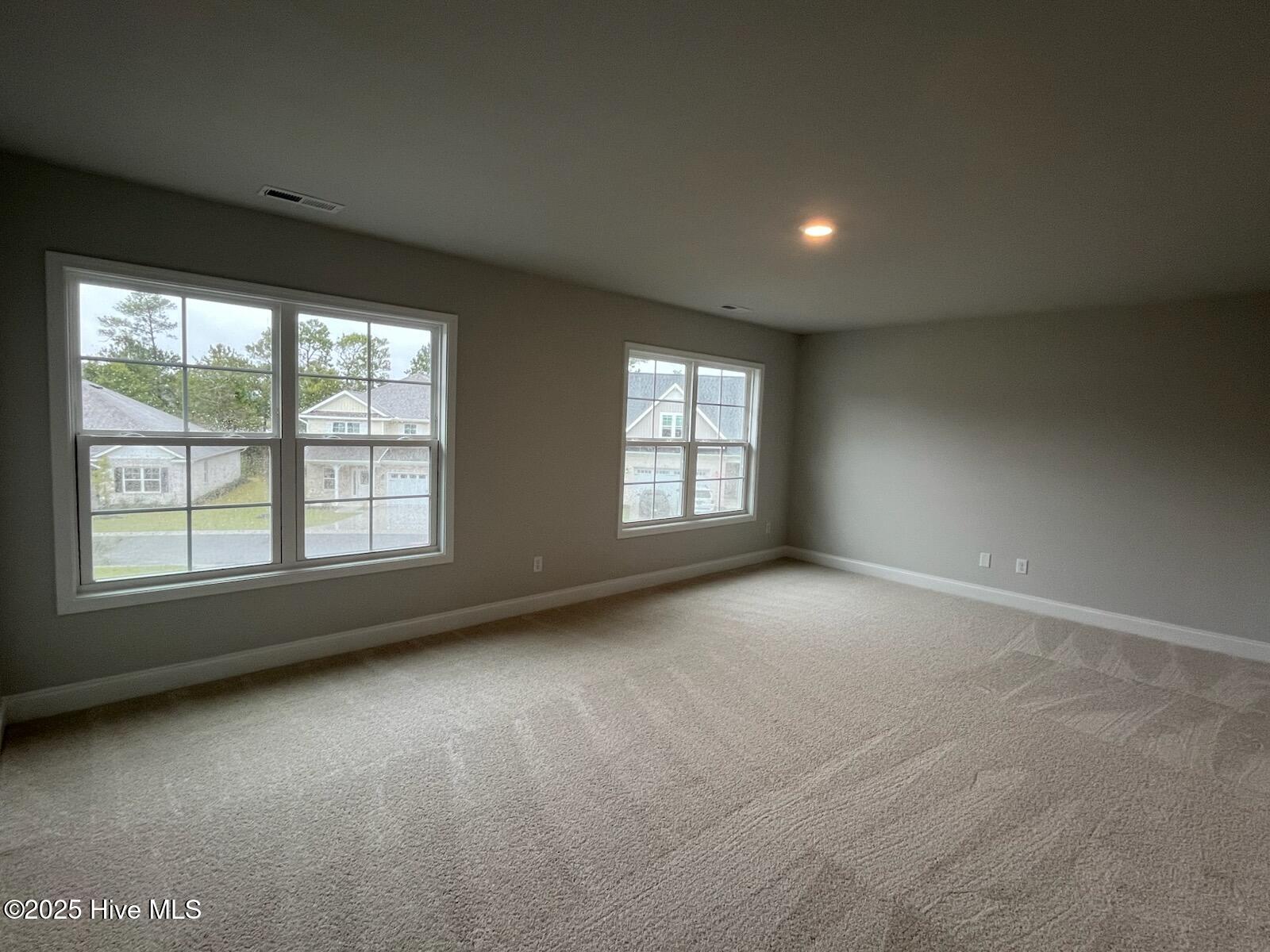 100423282 | Photo 33