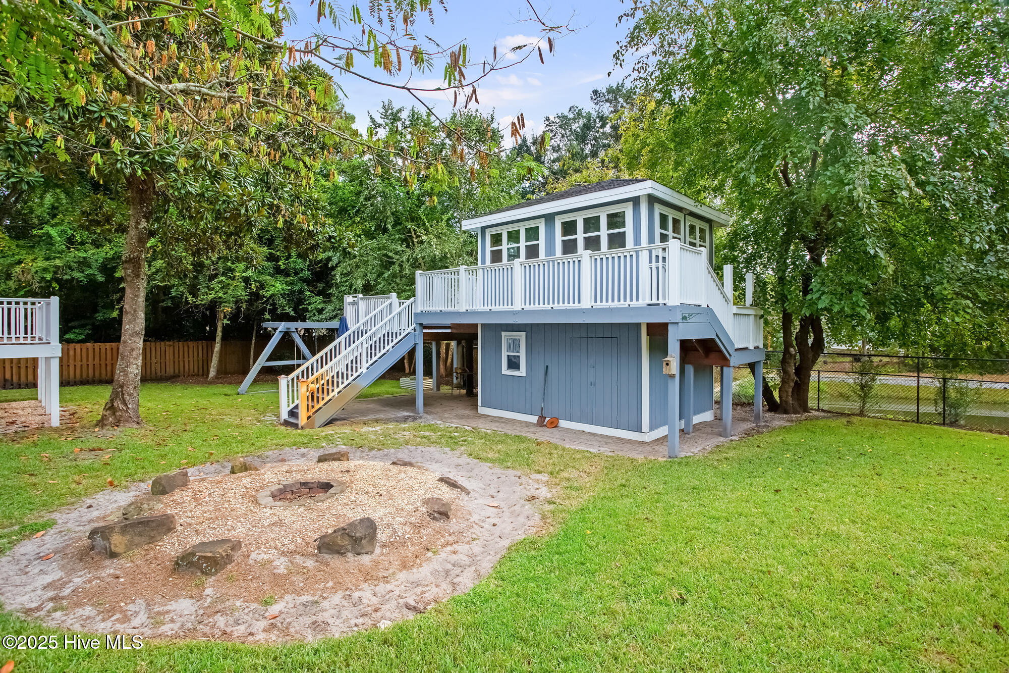 100532044 | Photo 51