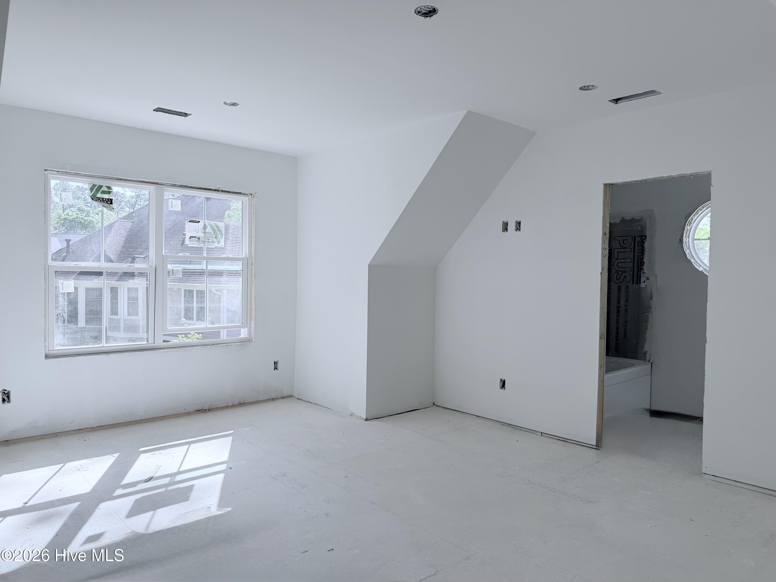 100543431 | Photo 22