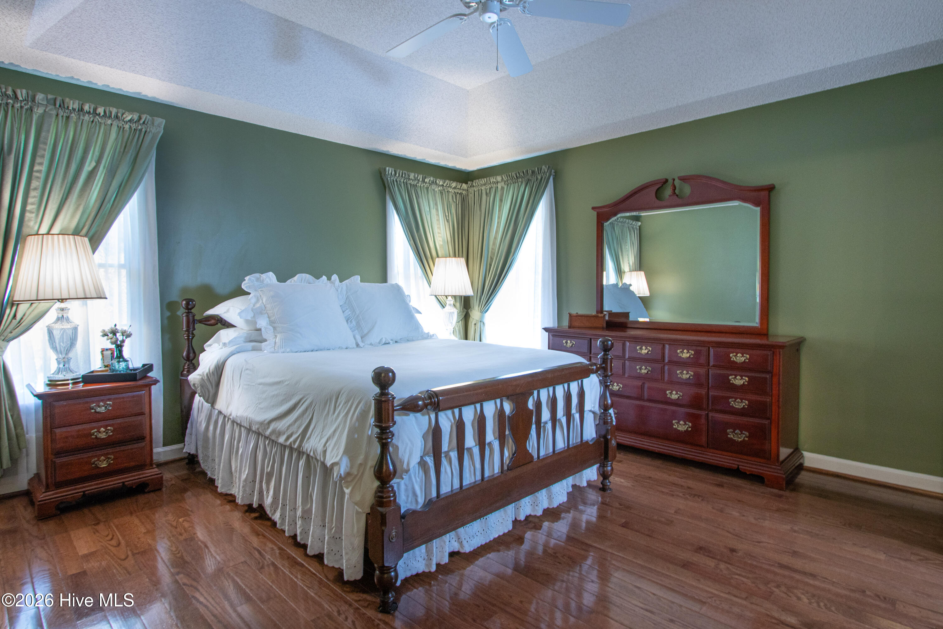 PrimaryBedroom2