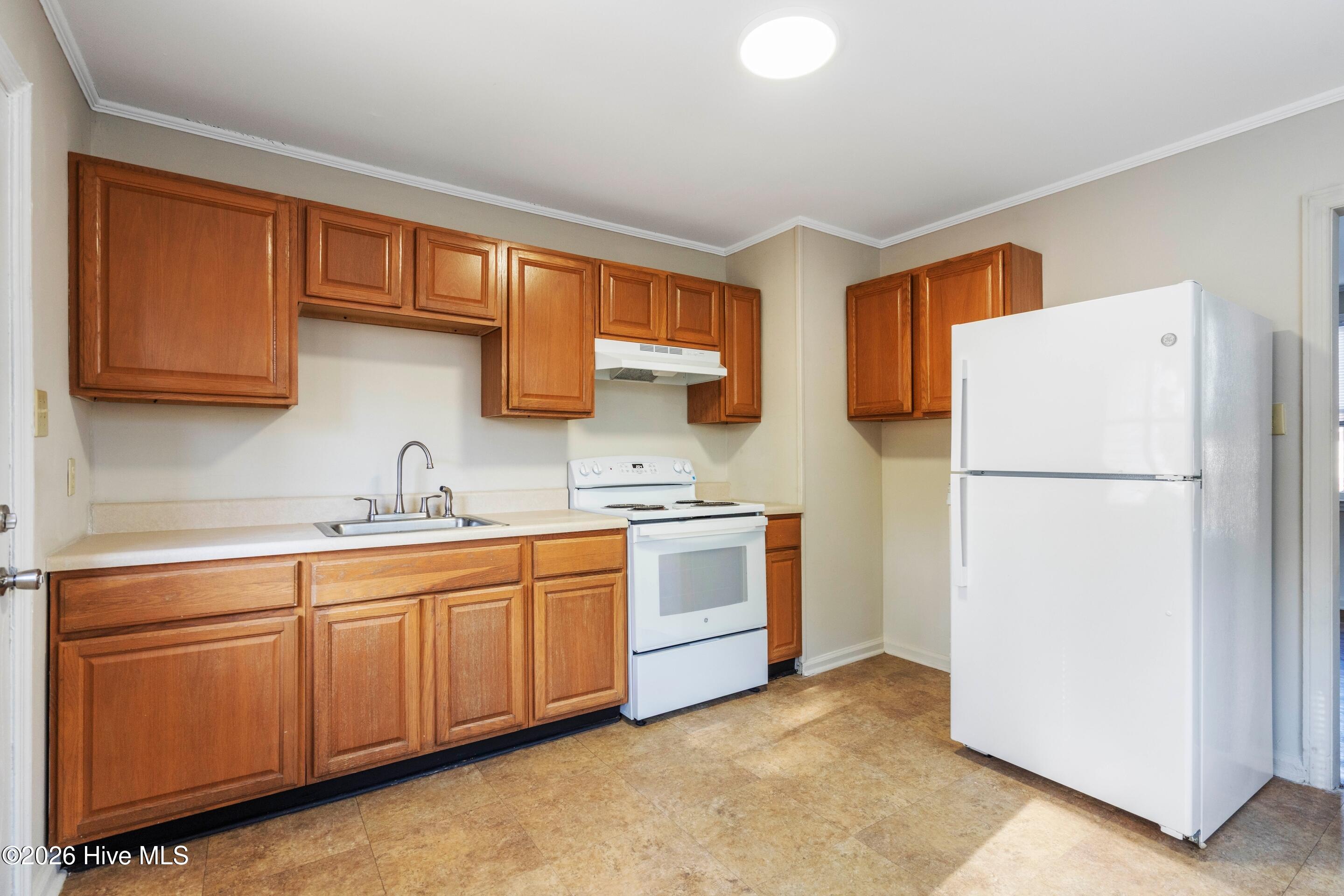 100547310 | Photo 10