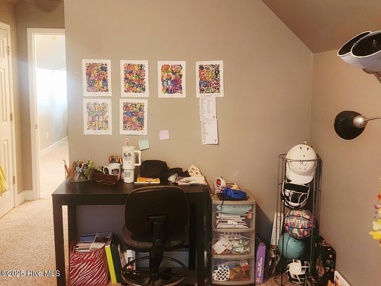 100542837 | Photo 19