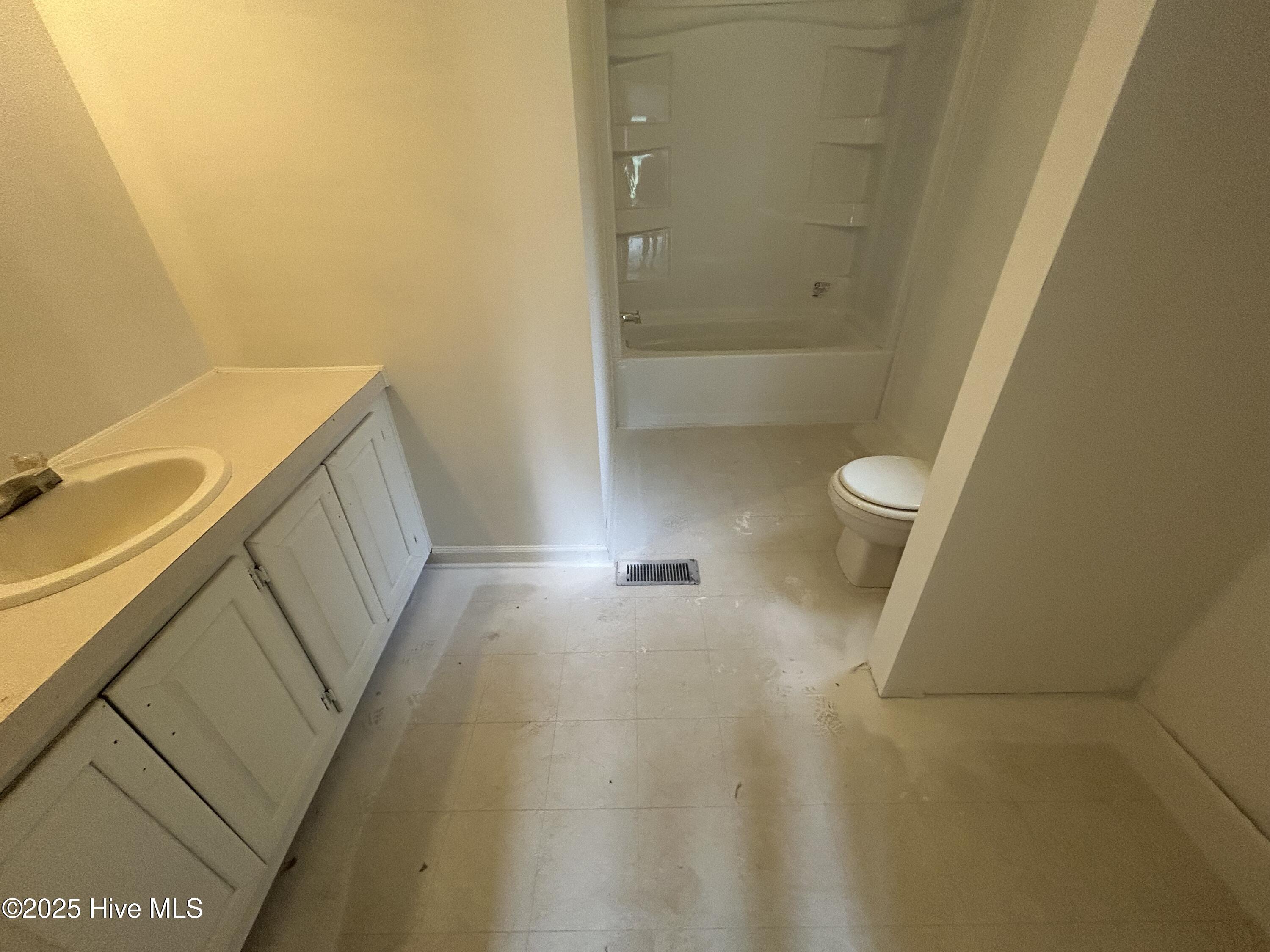 100542399 | Photo 10