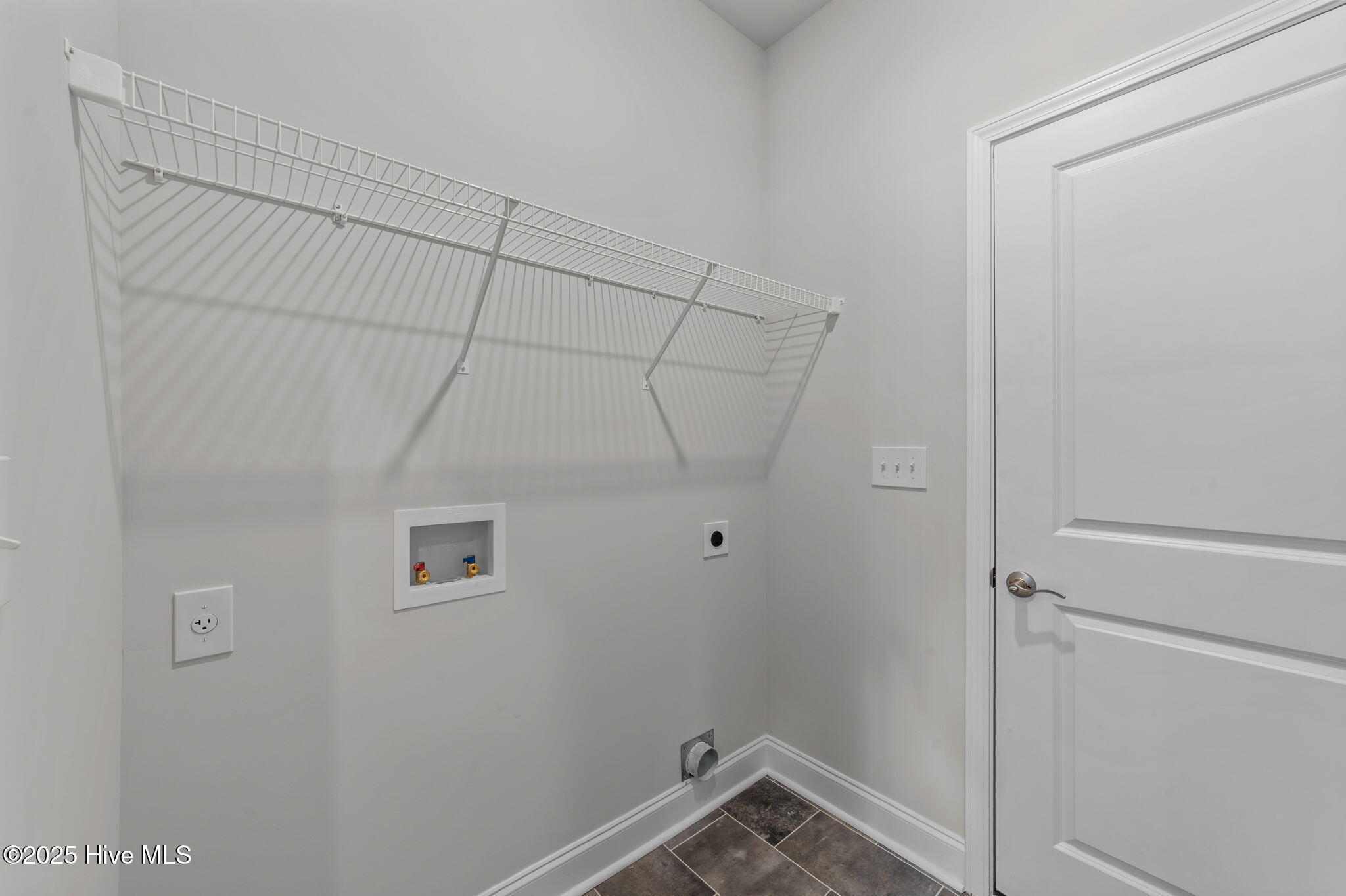 100523816 | Photo 32