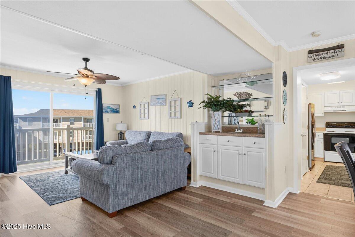 100540886 | Photo 11