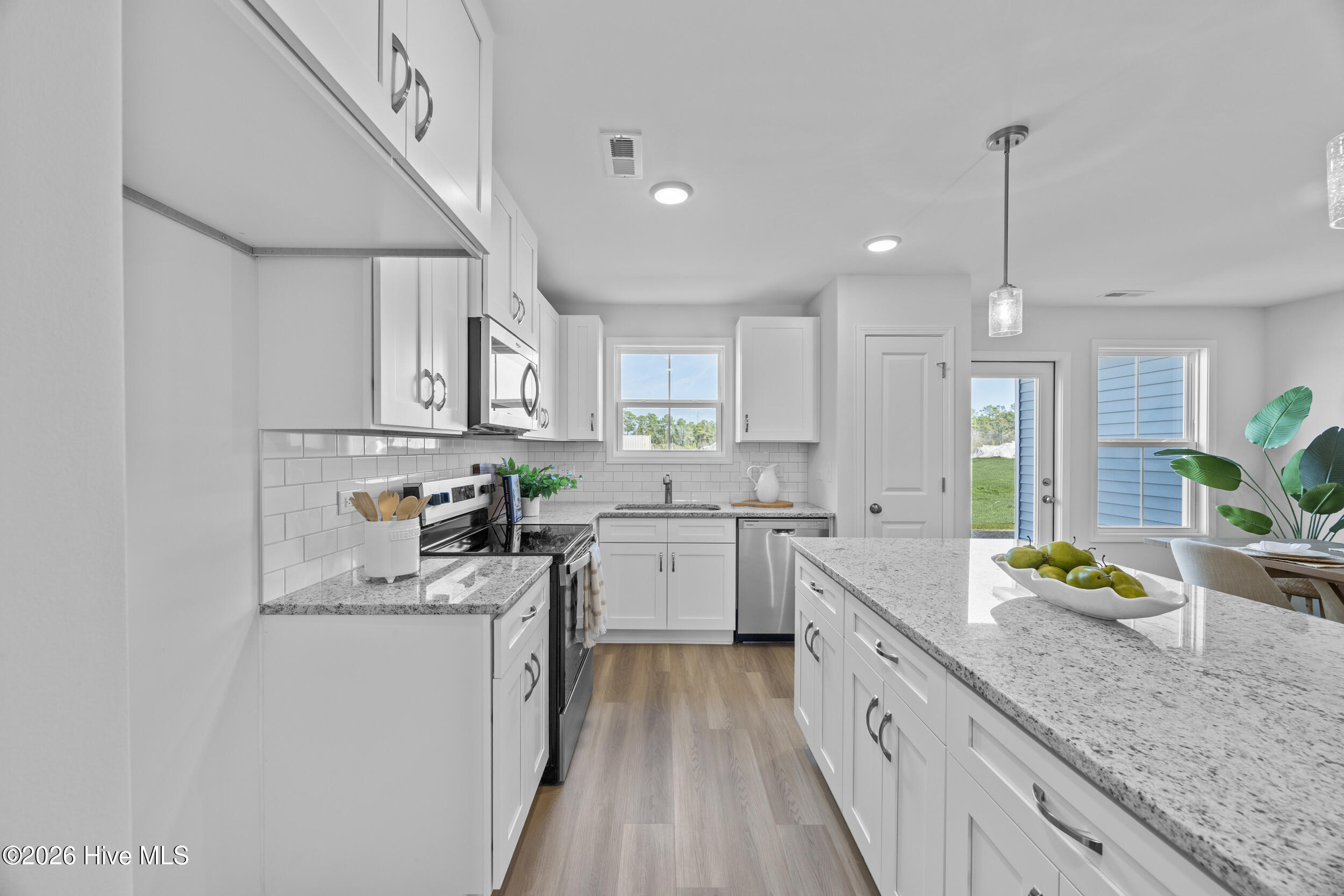 16 W Pioneer Way 130, Hampstead, NC 28443 – photo 13: 16_kitchen