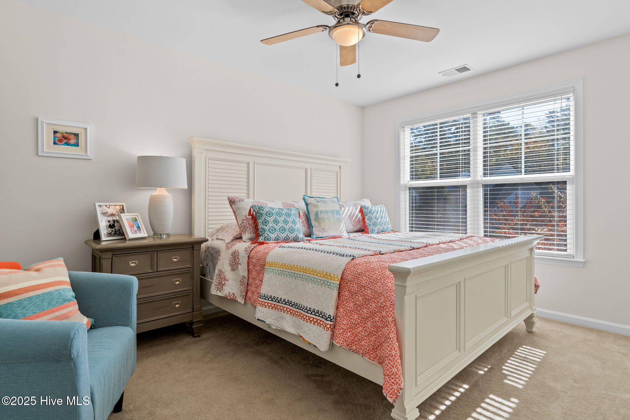 100543770 | Photo 32