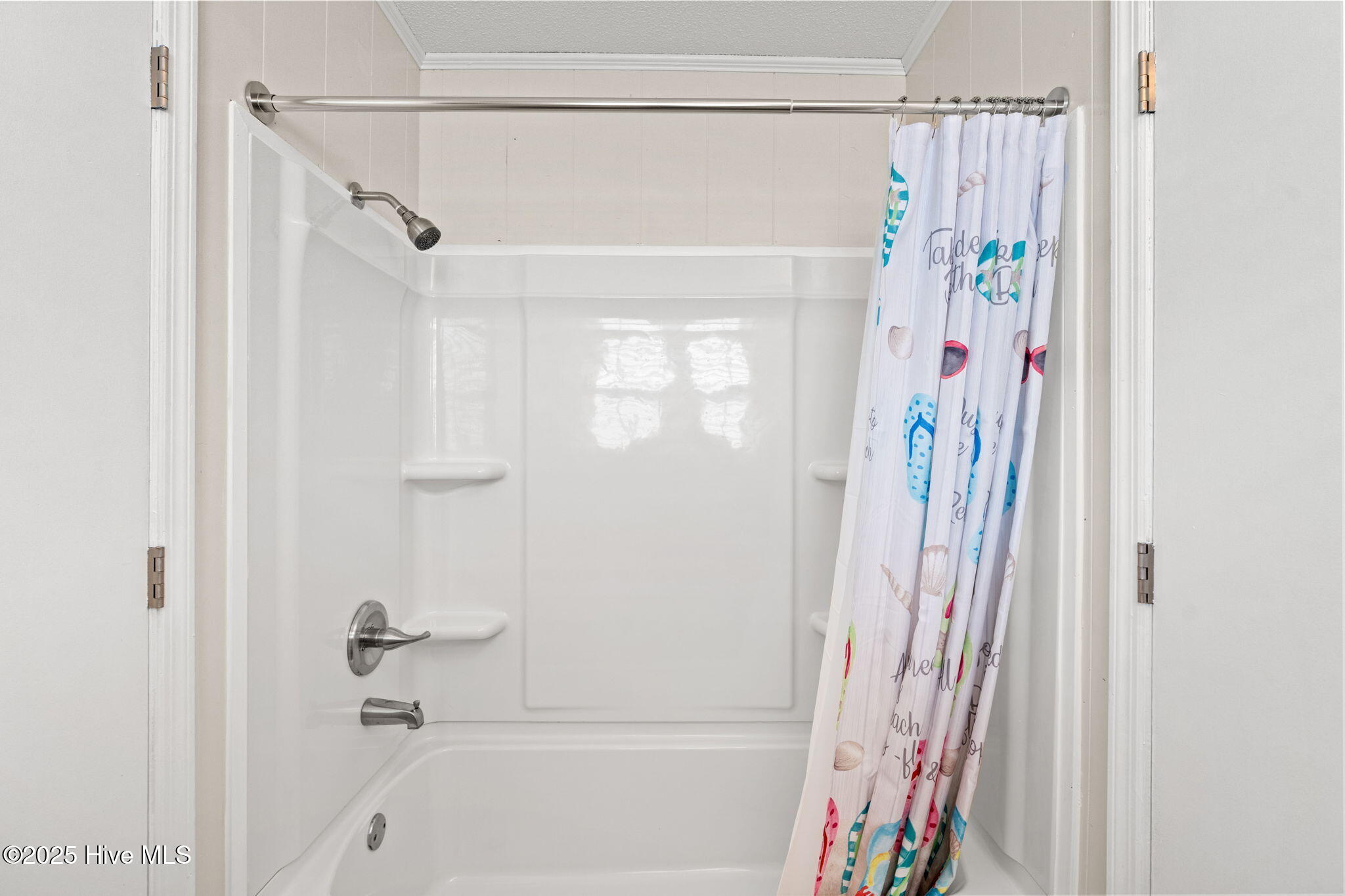 Tub/shower combination