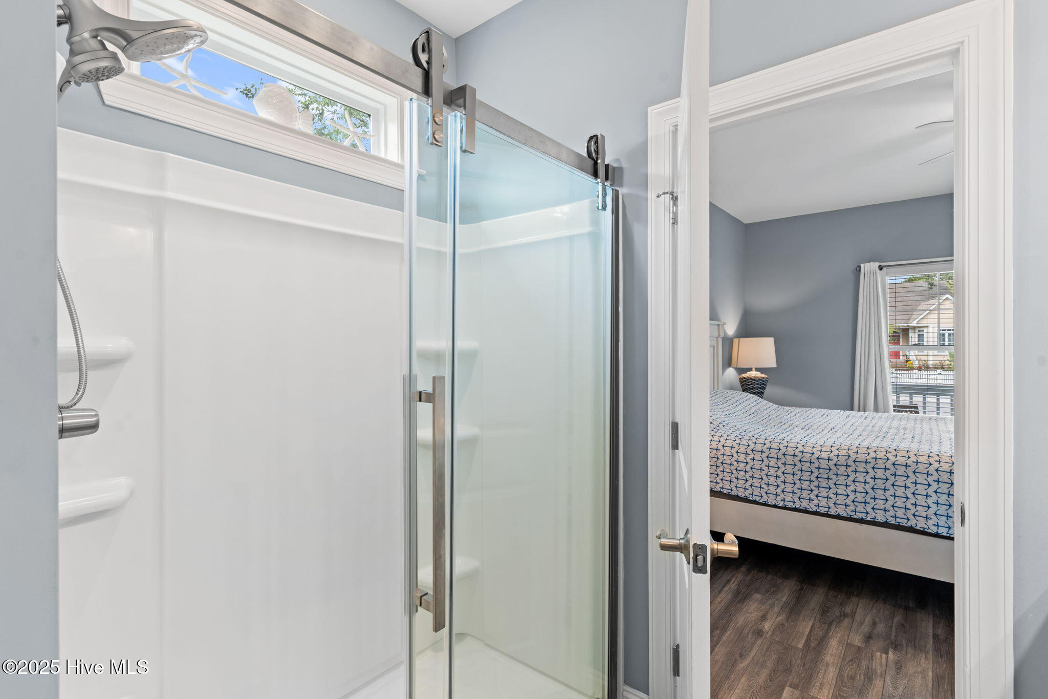 100530227 | Photo 32