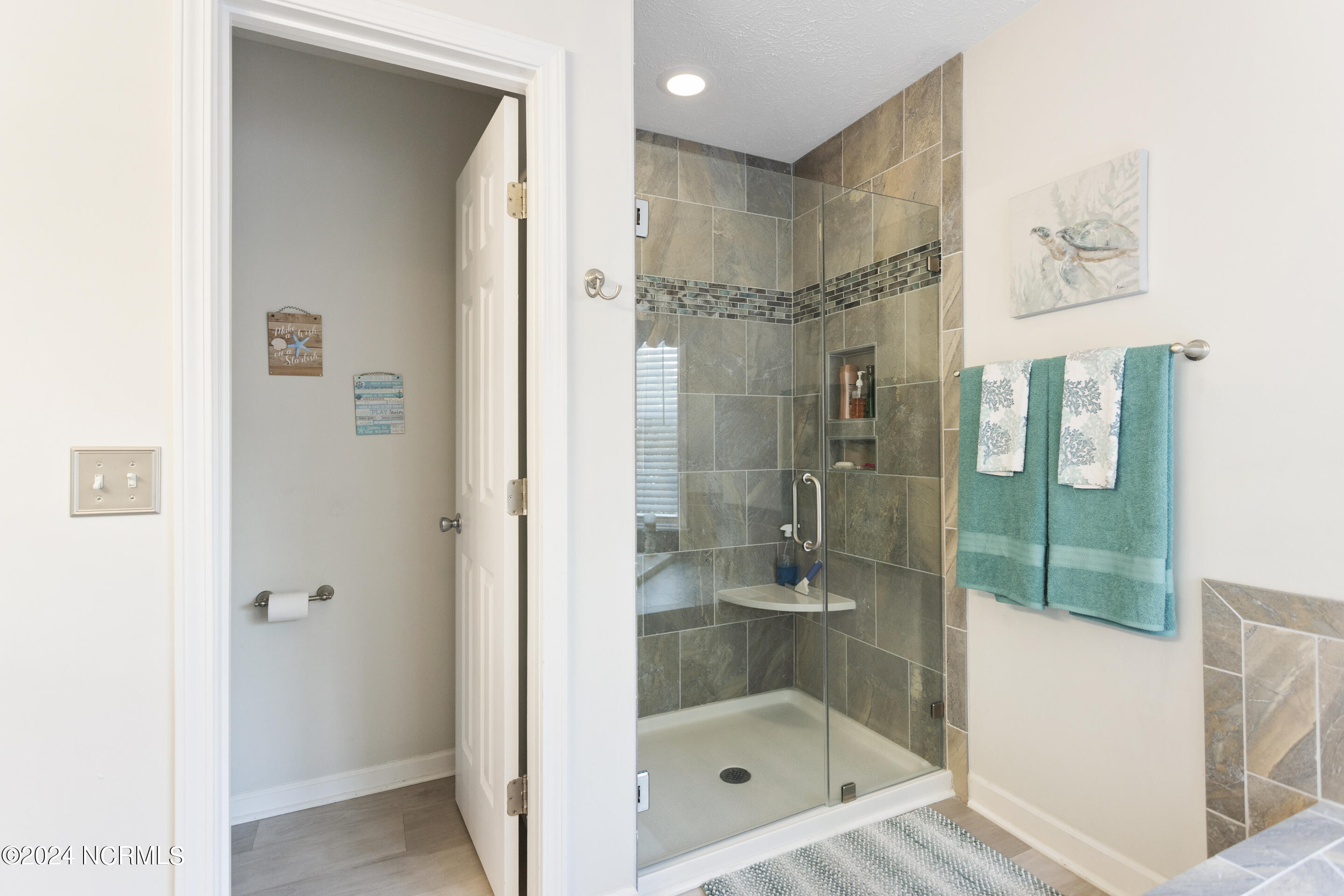 100529721 | Photo 35