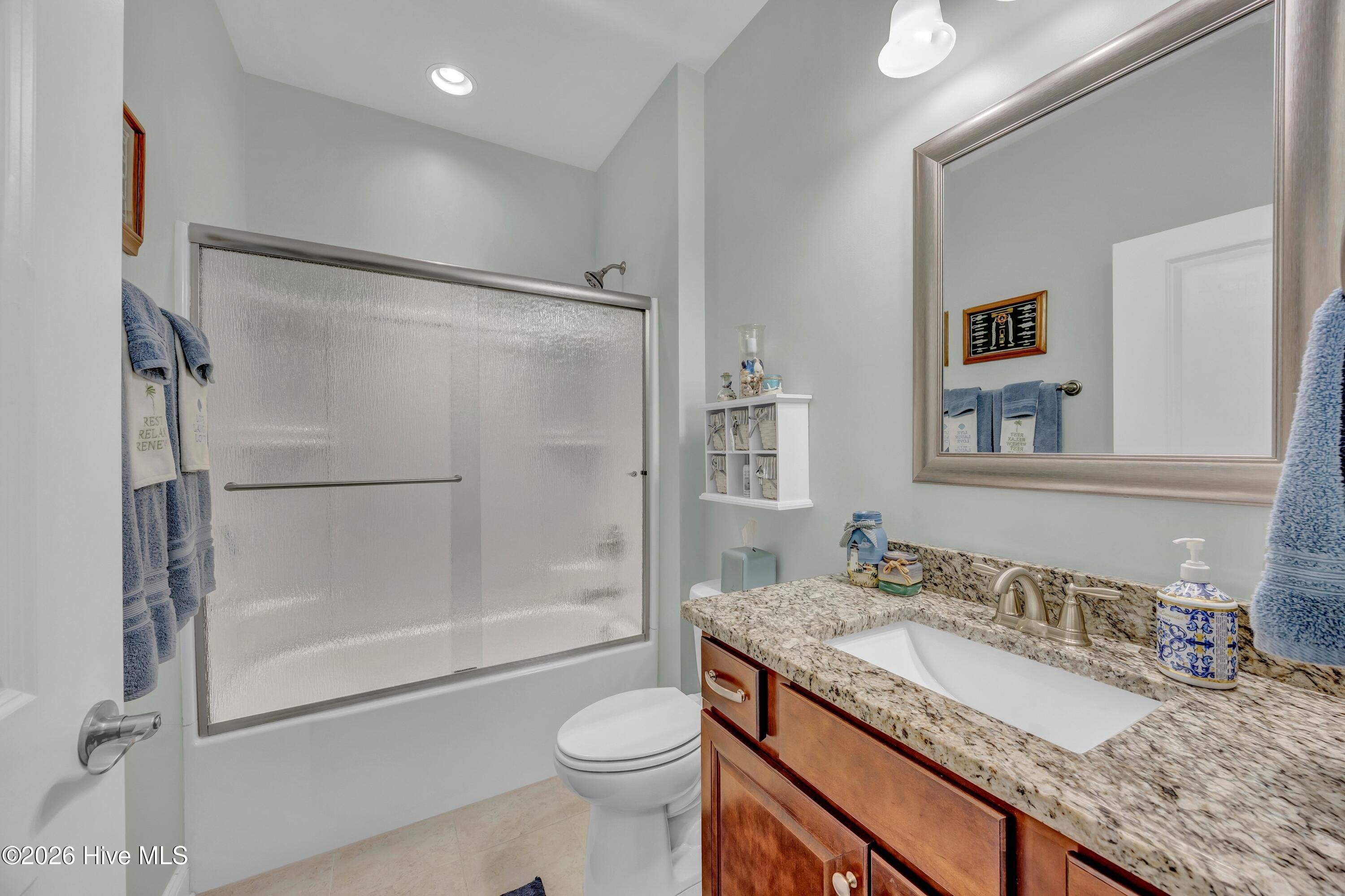 100562061 | Photo 21