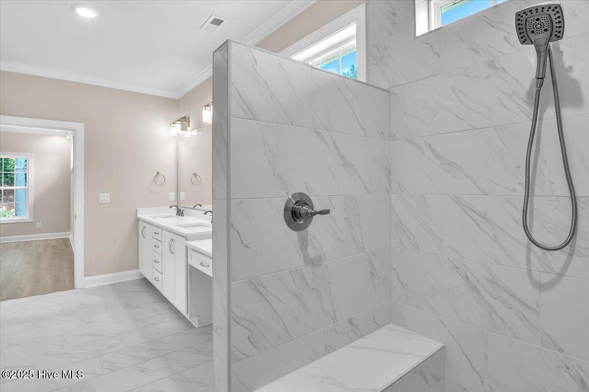 100522992 | Photo 23