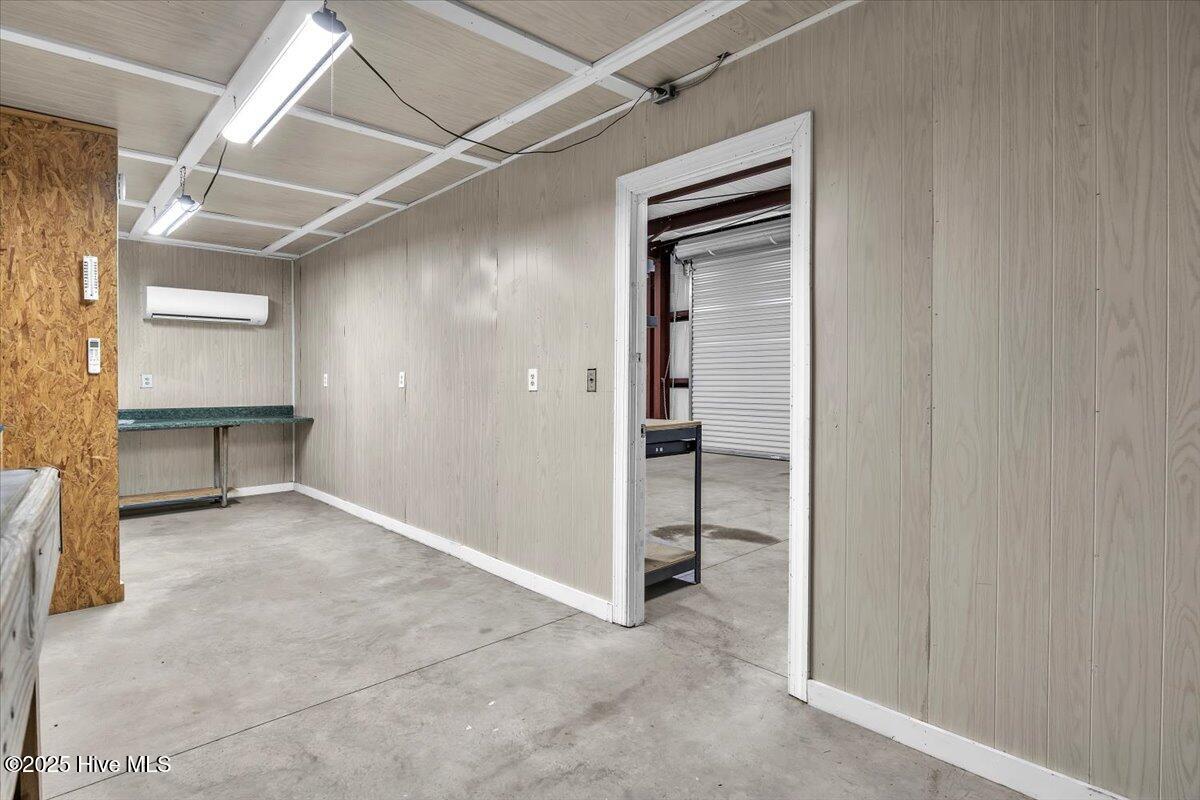 100568309 | Photo 25