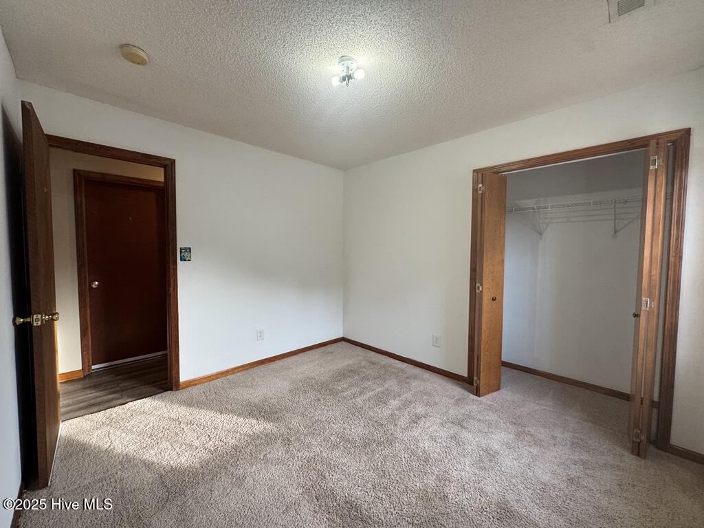 100545834 | Photo 15