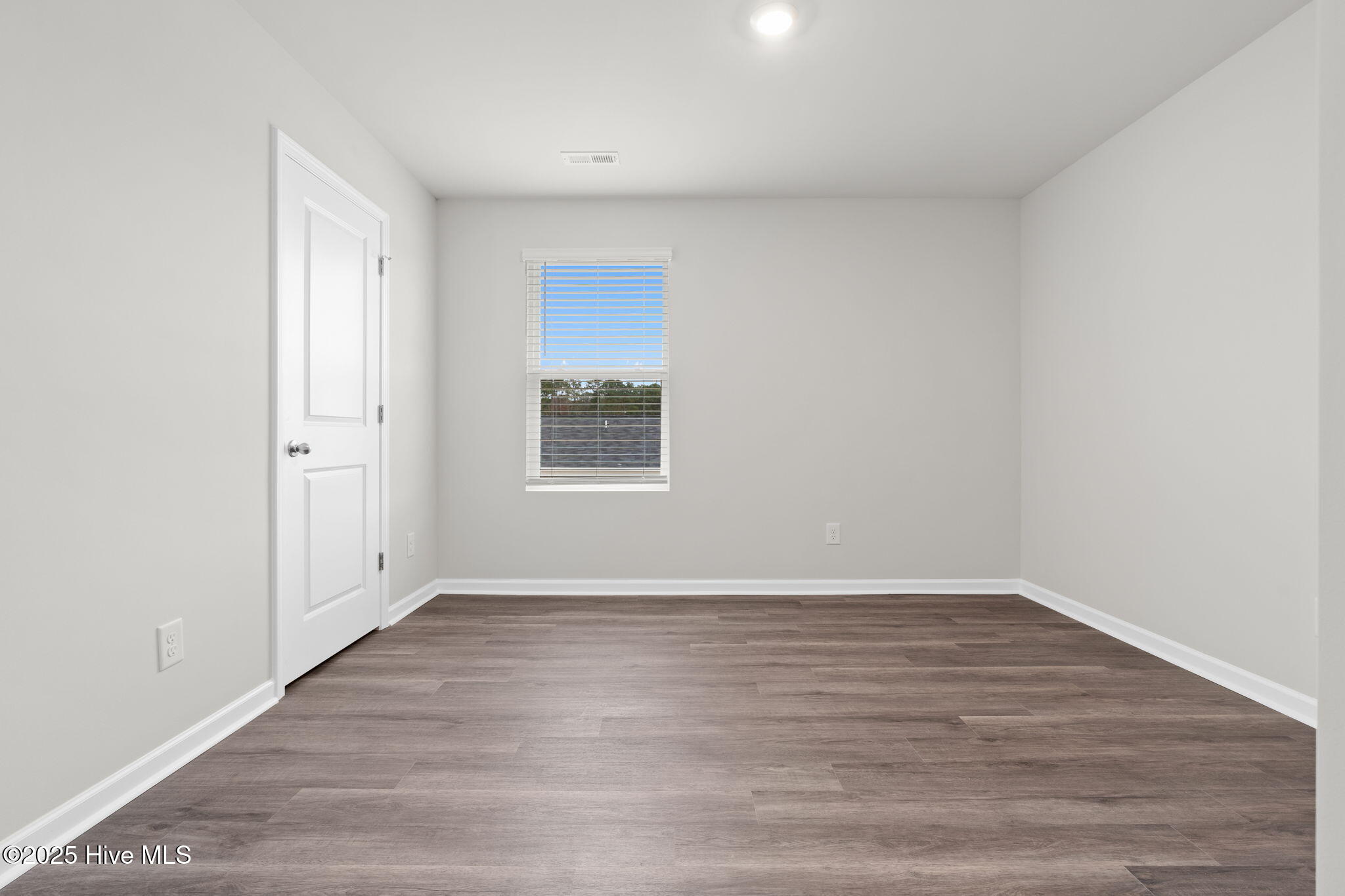 100507185 | Photo 31