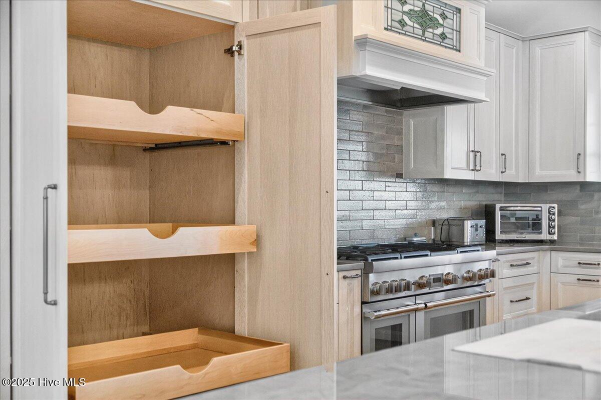 100540926 | Photo 70