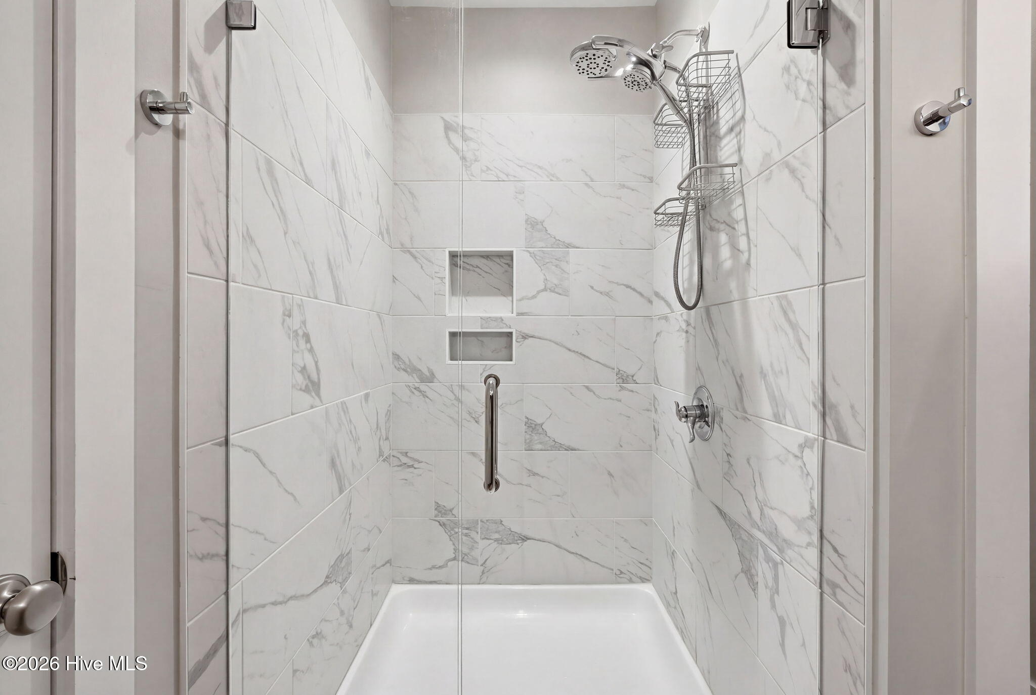 100567990 | Photo 15