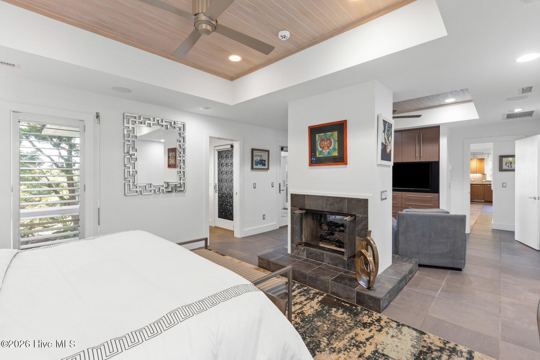 100558974 | Photo 23