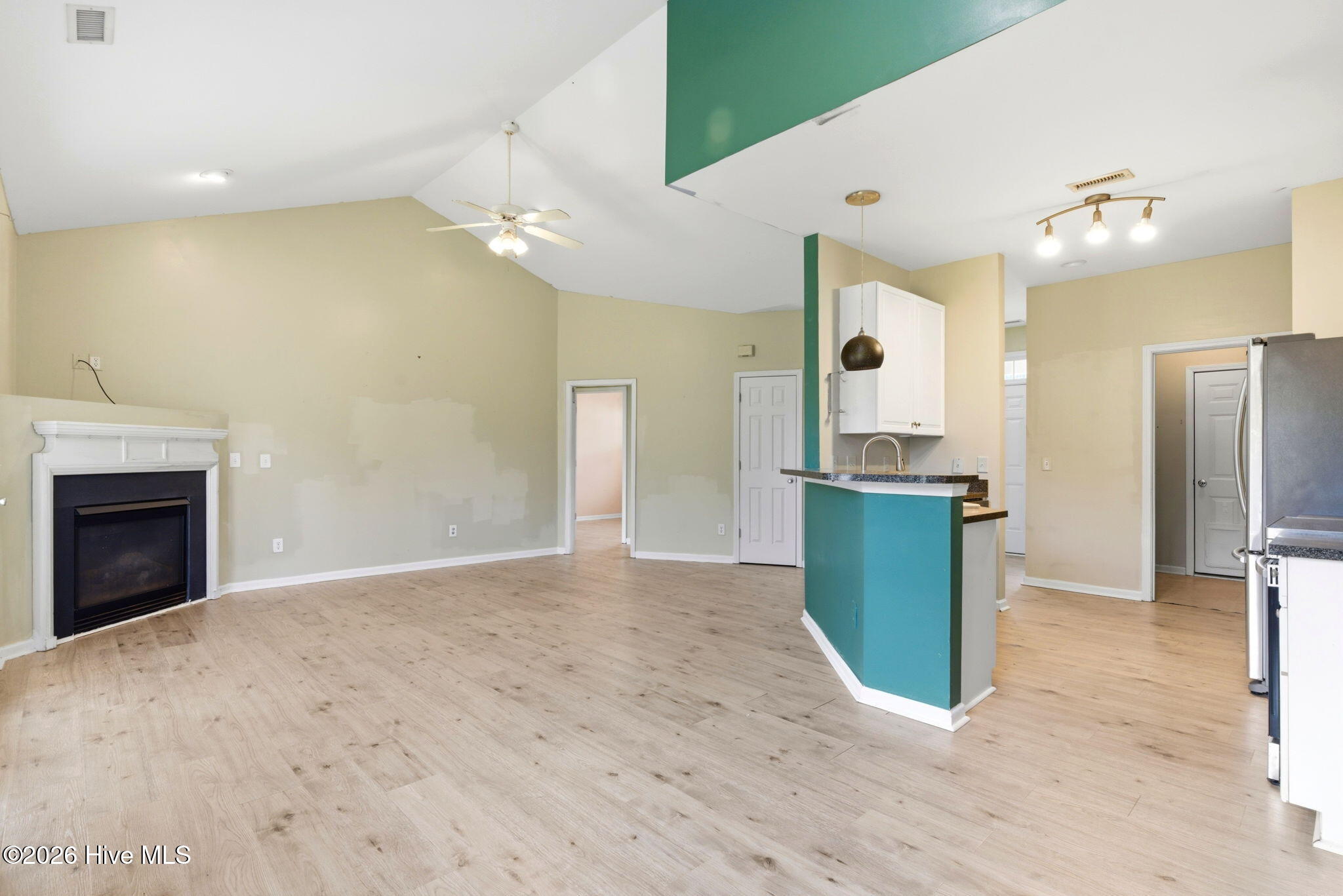 100556646 | Photo 11