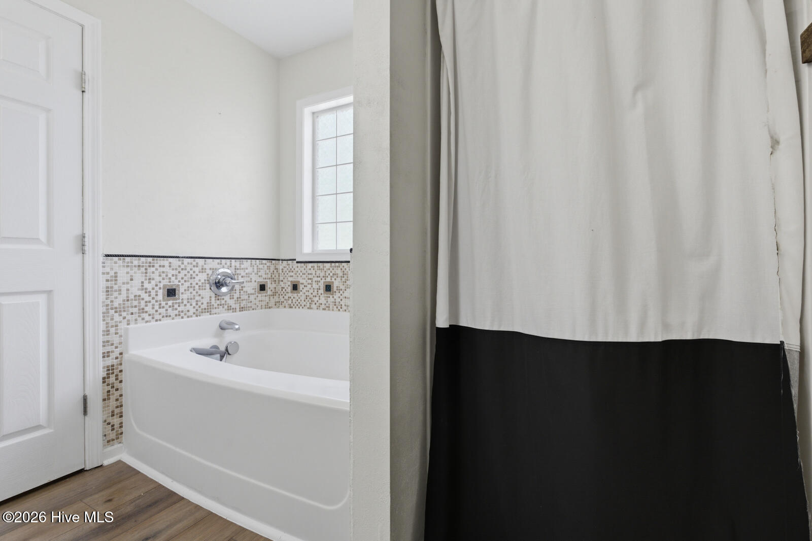 100568997 | Photo 31