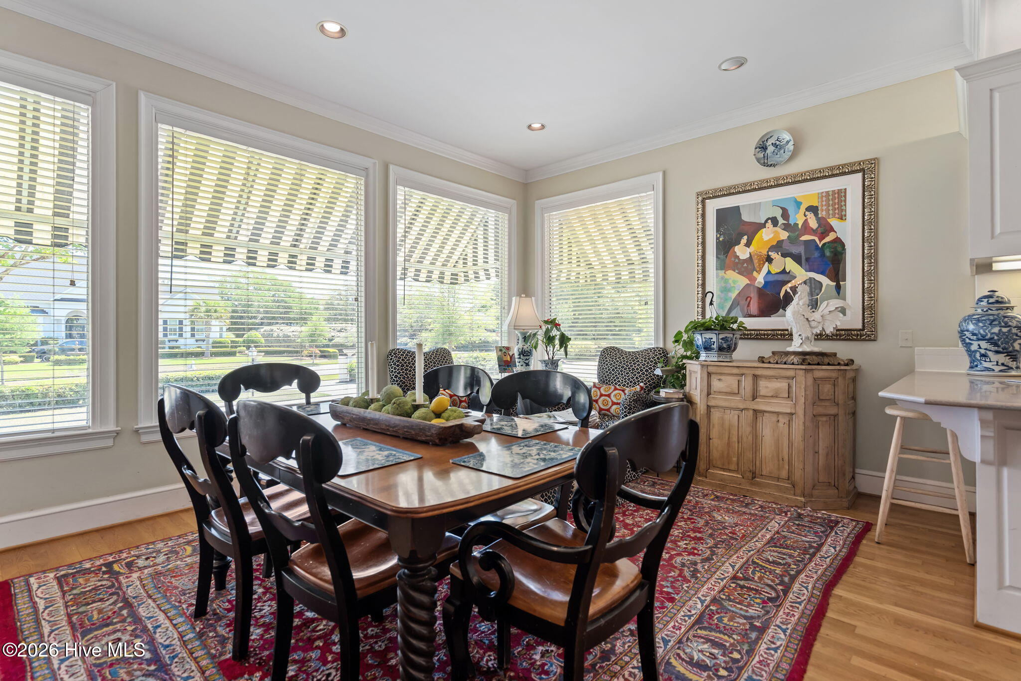 100570294 | Photo 22