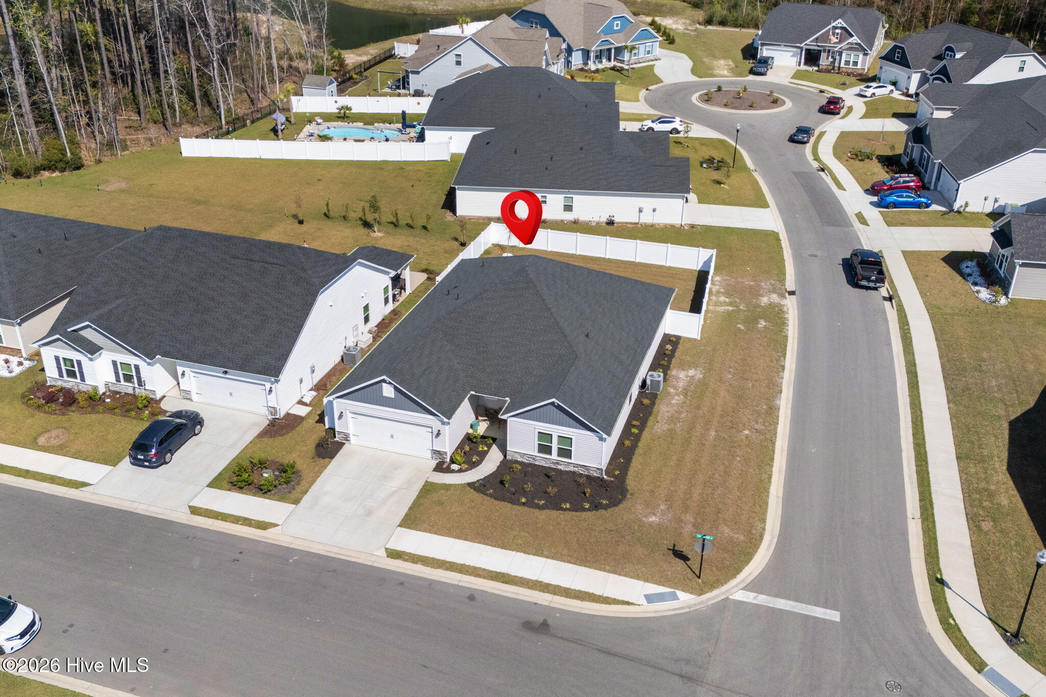 100563775 | Photo 43