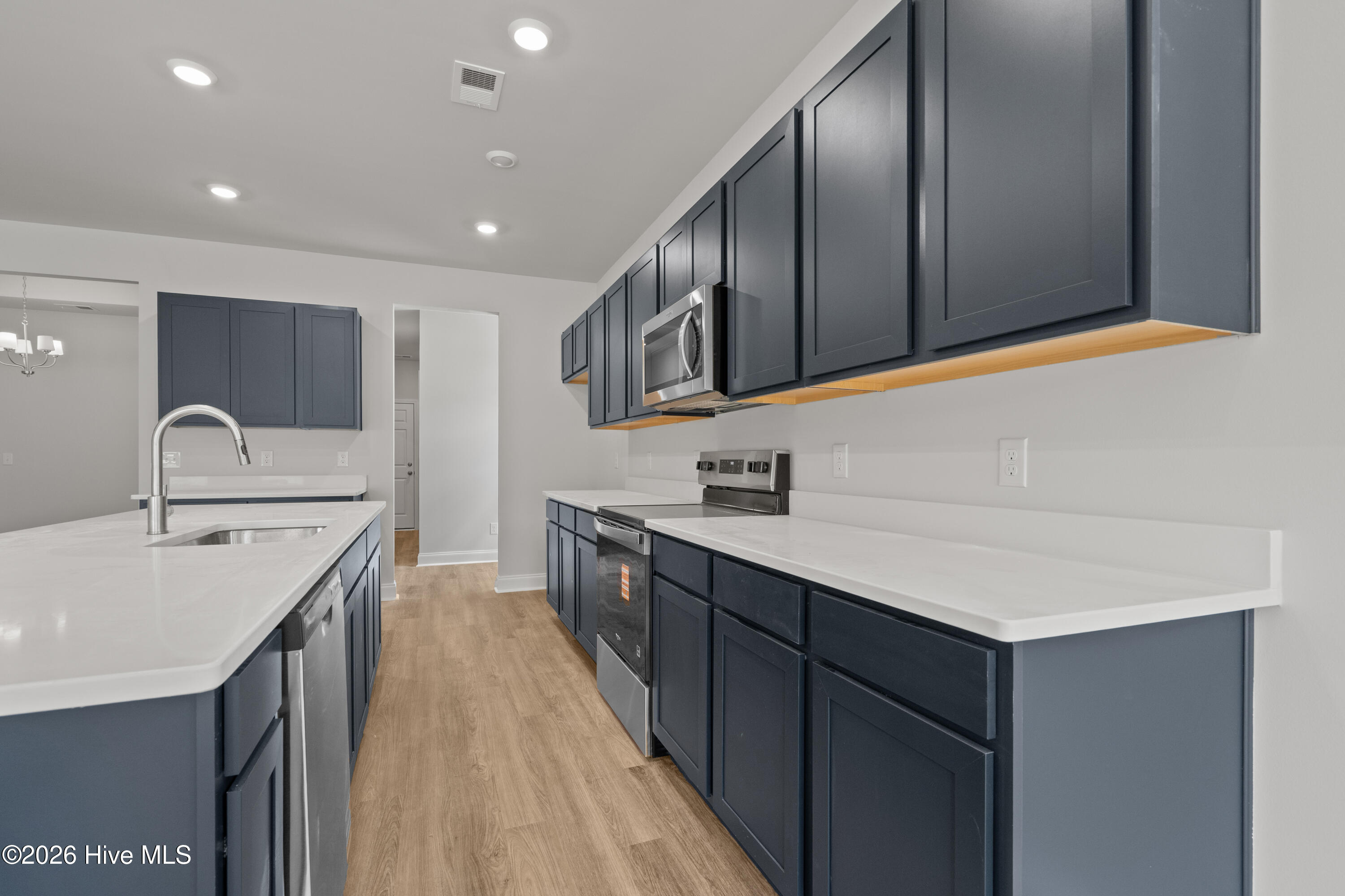 100554702 | Photo 17