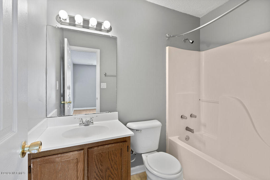 100564079 | Photo 15