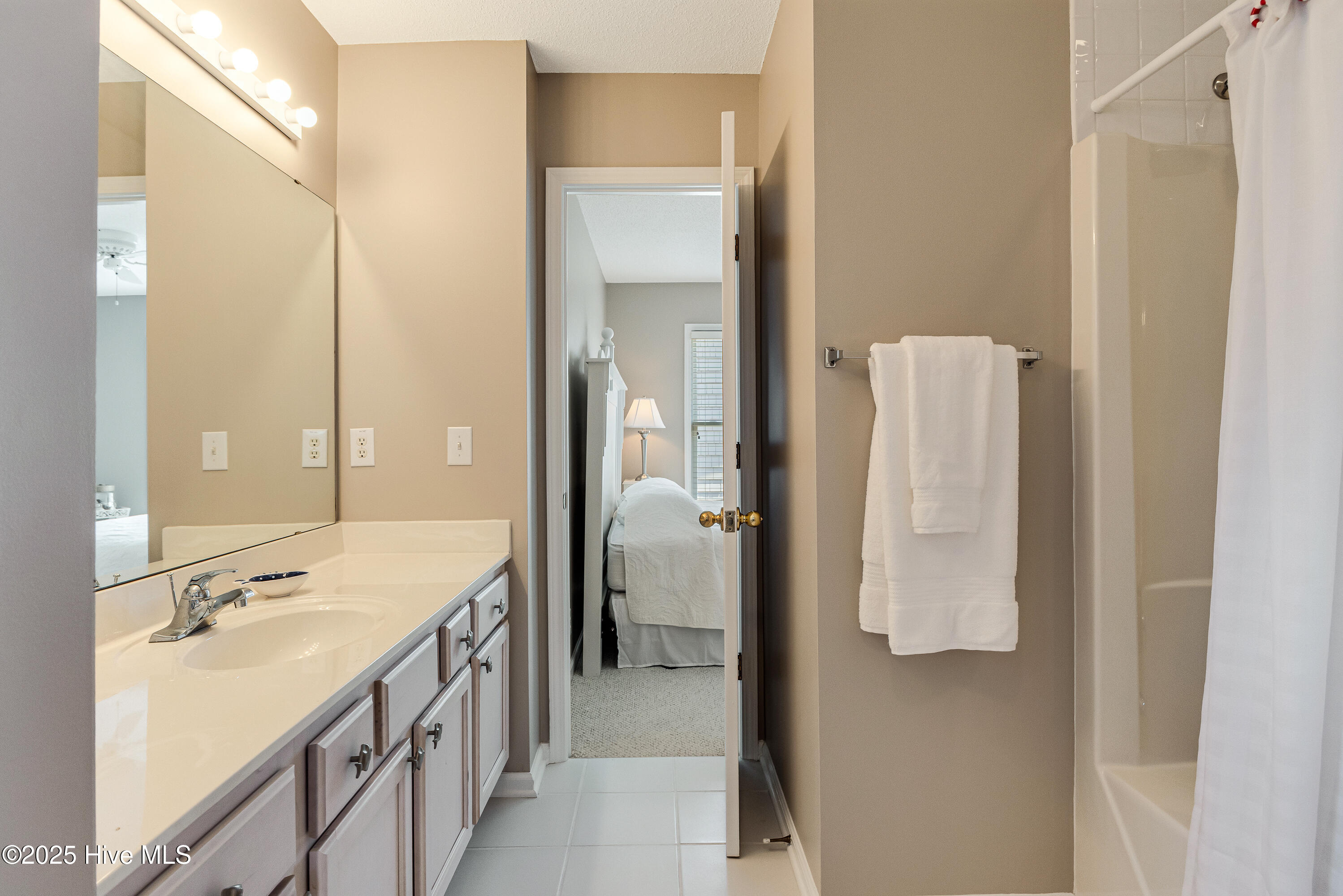 100522444 | Photo 34