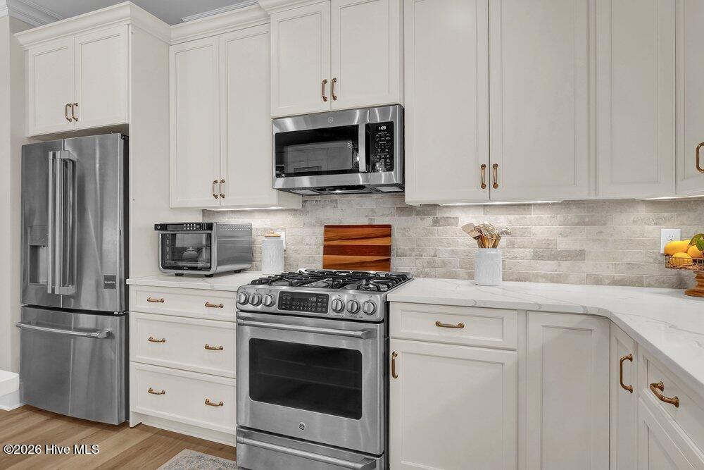 100550576 | Photo 15