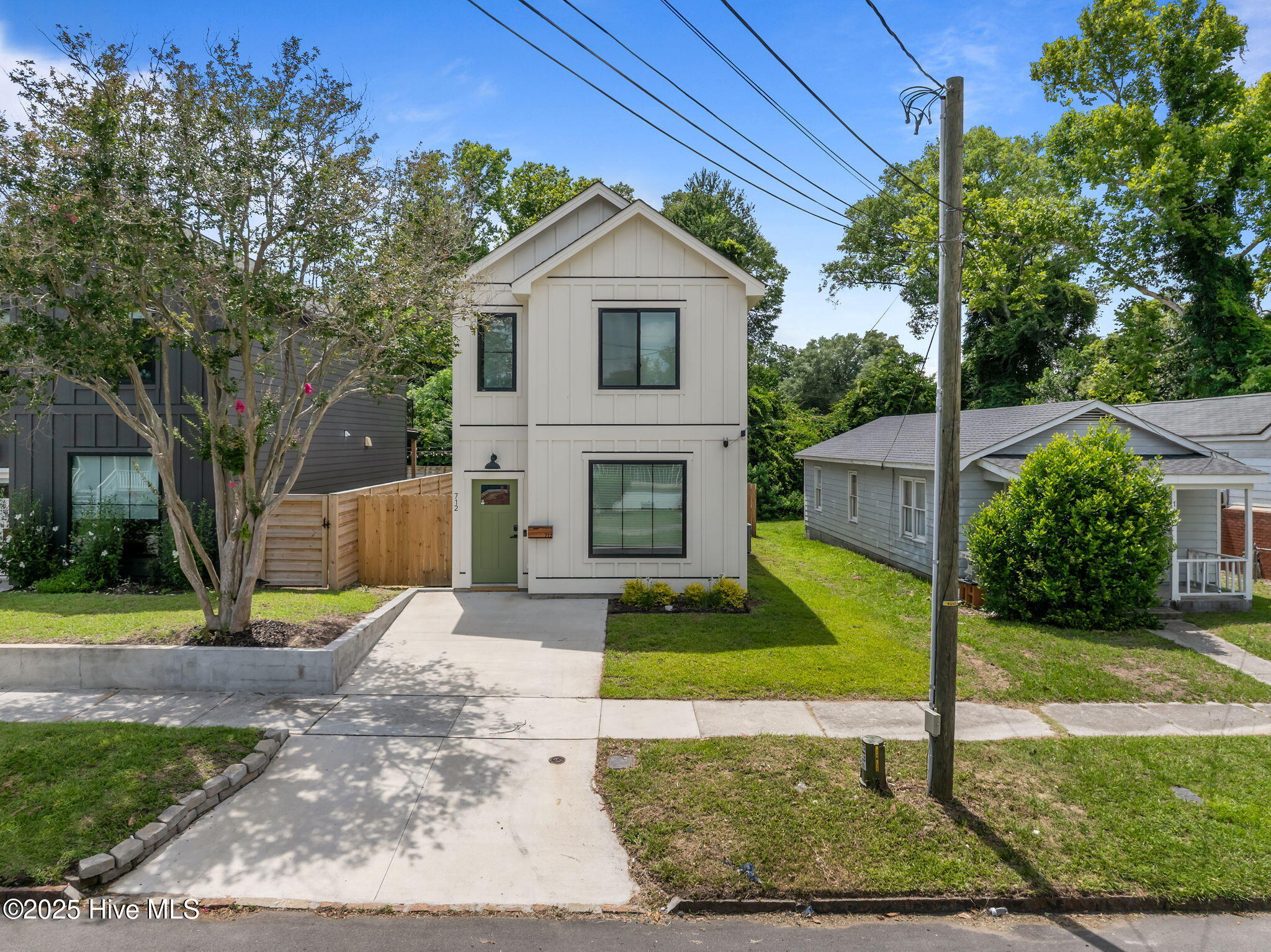 100536872 | Photo 61