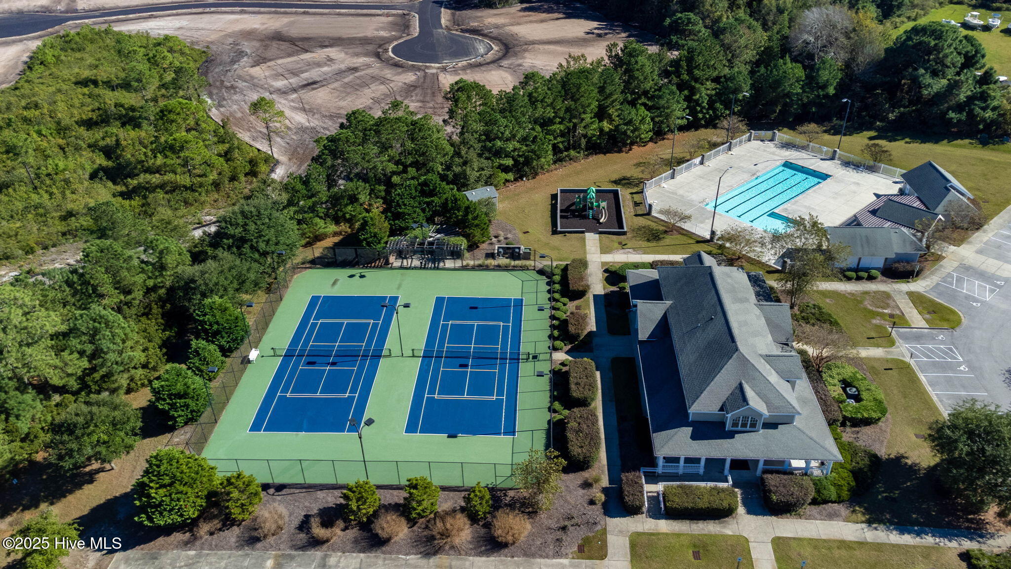 100536642 | Photo 44