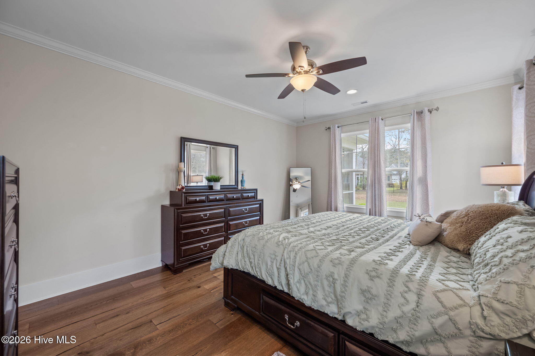 100562487 | Photo 24