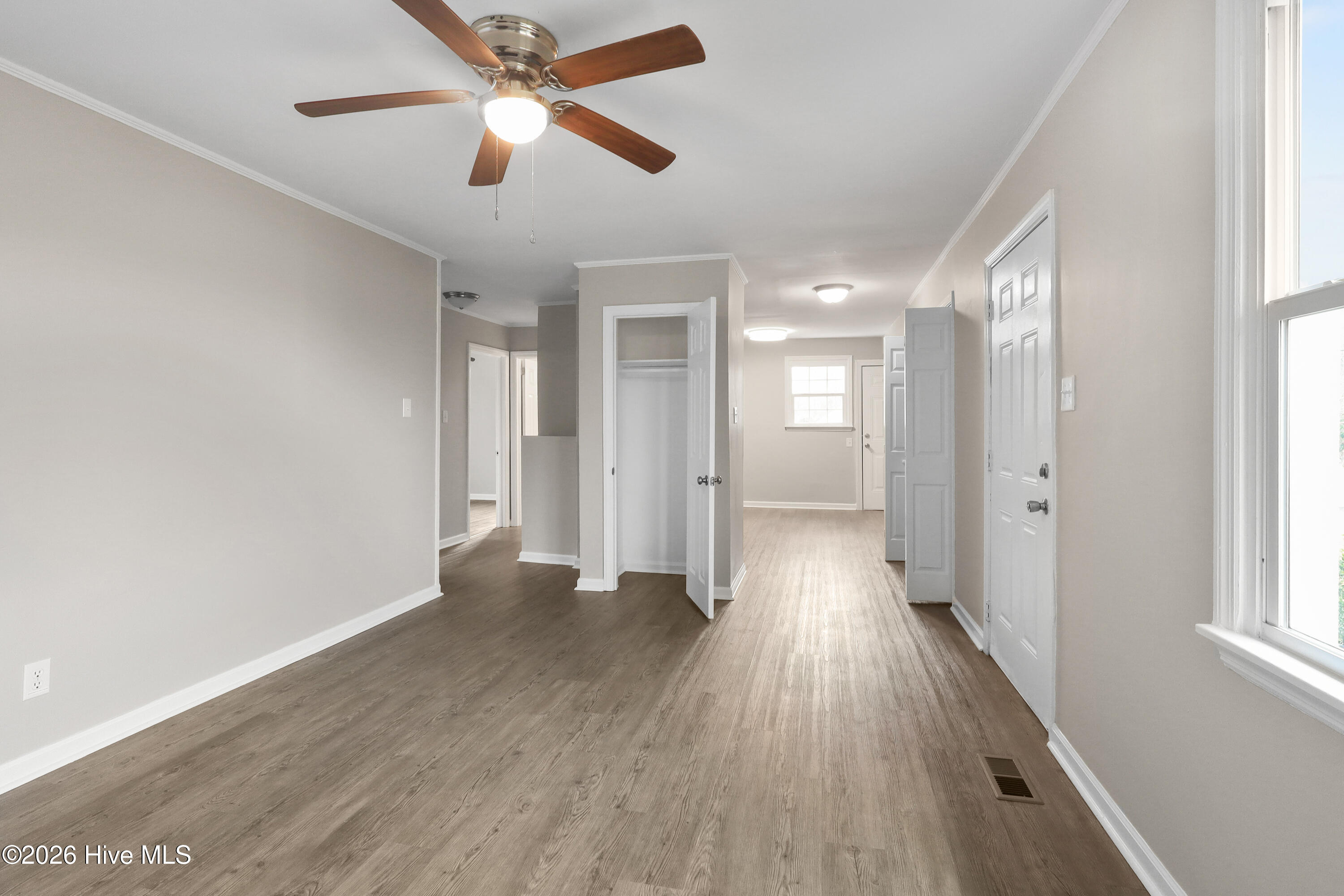 100547521 | Photo 11