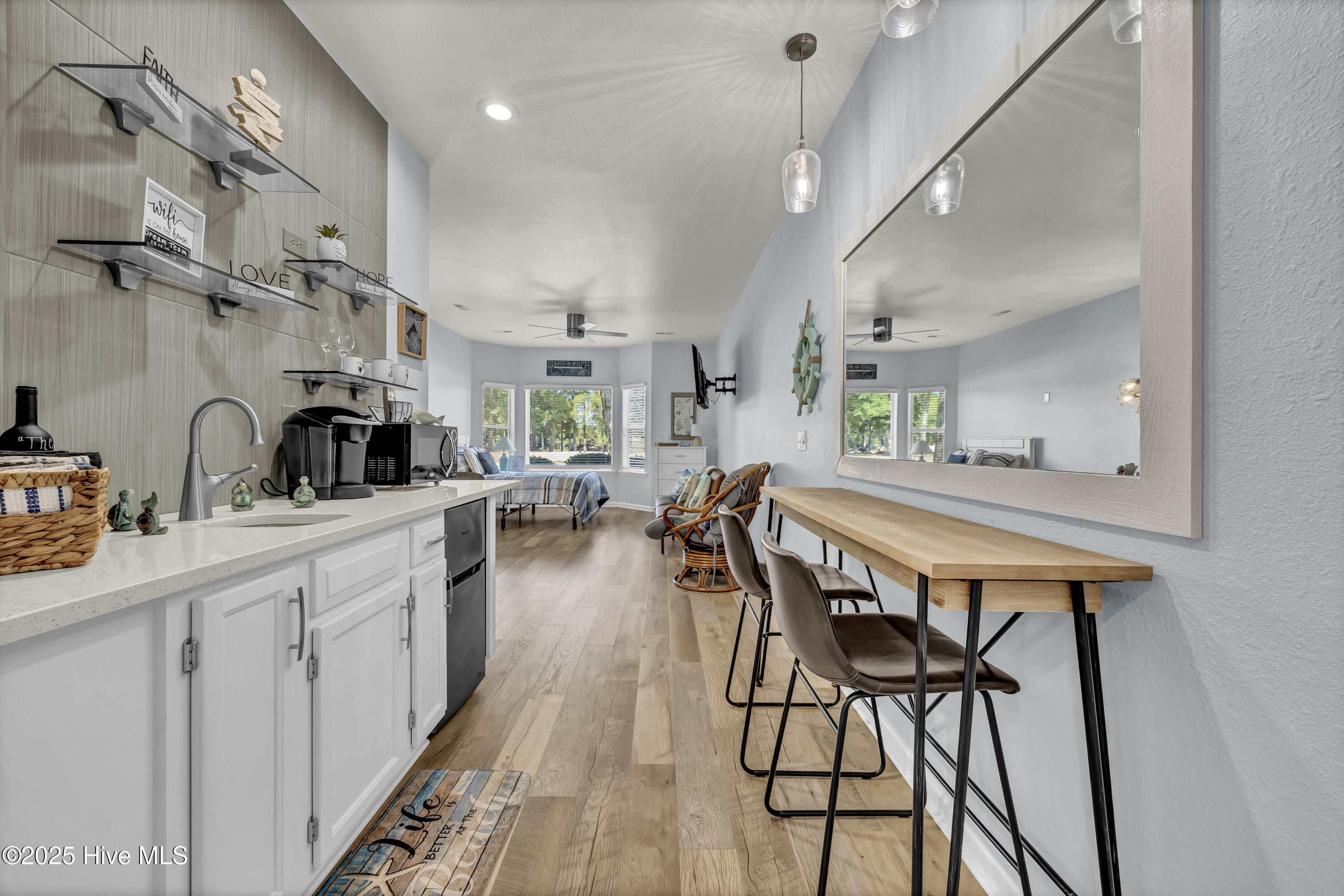 100527384 | Photo 10