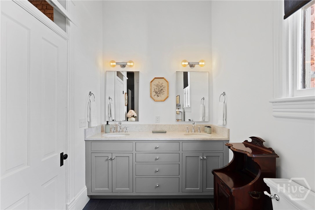 415 Whitaker Street, Savannah, GA, 31401