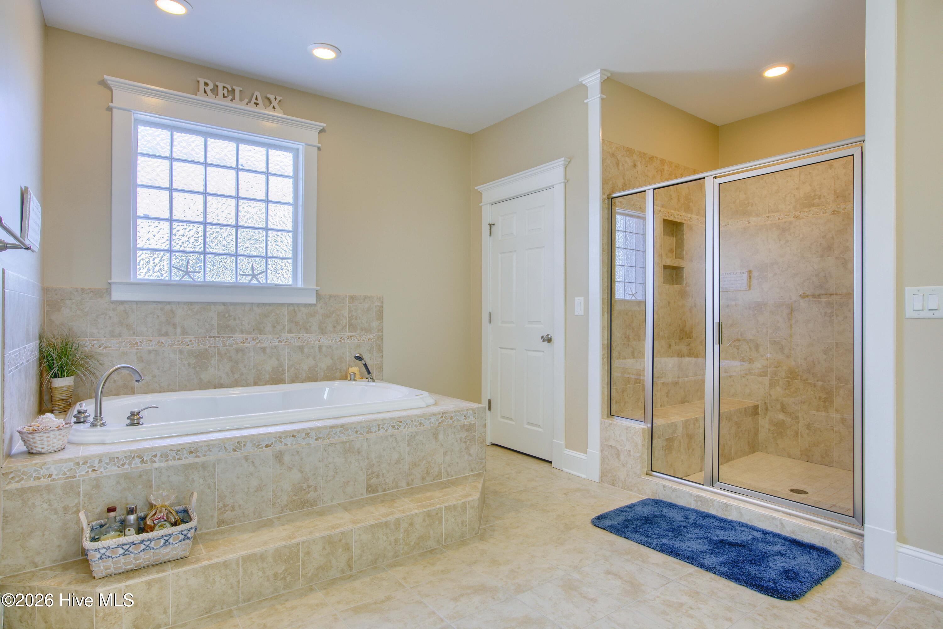 100549111 | Photo 47