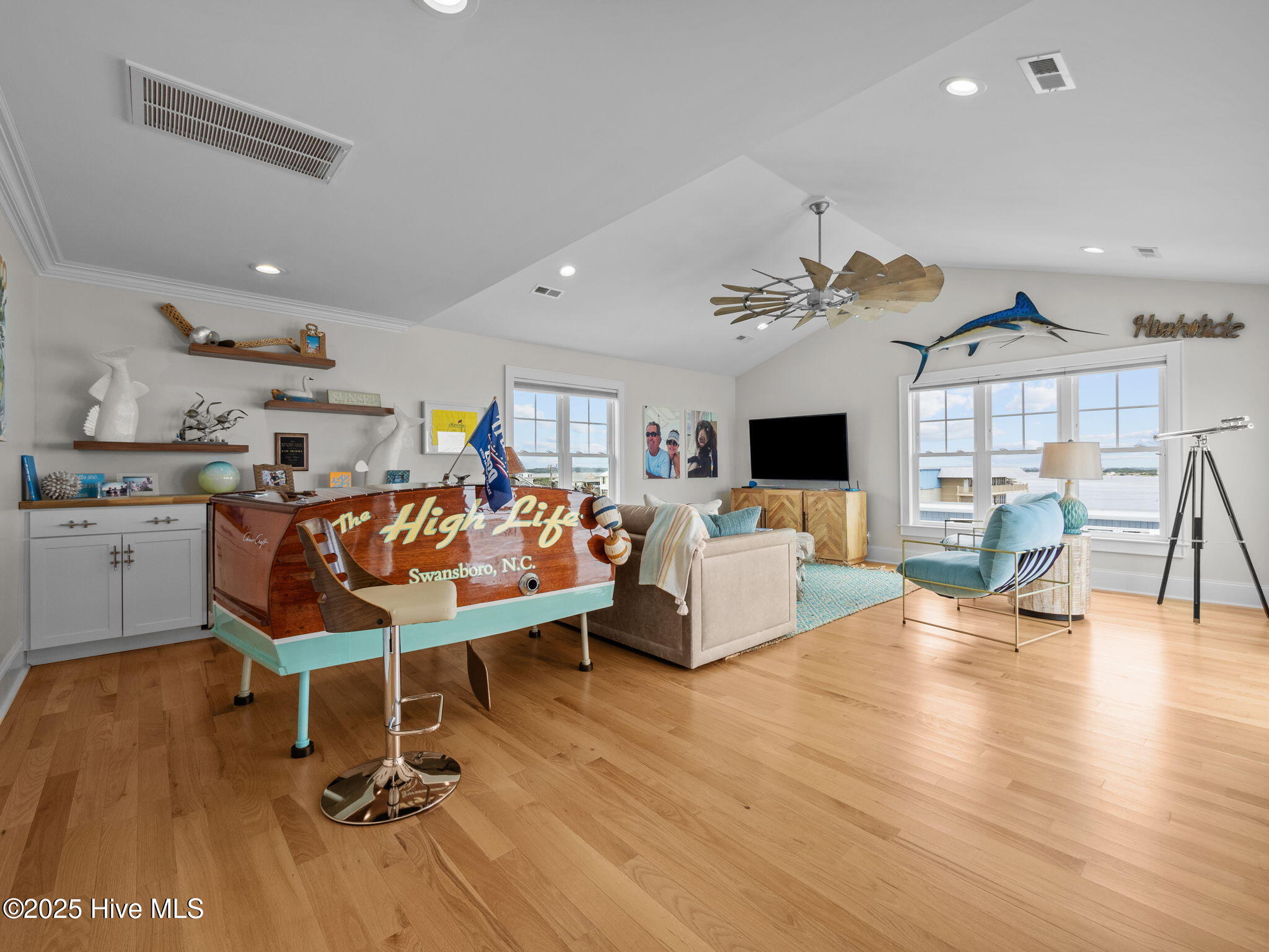 100527166 | Photo 61