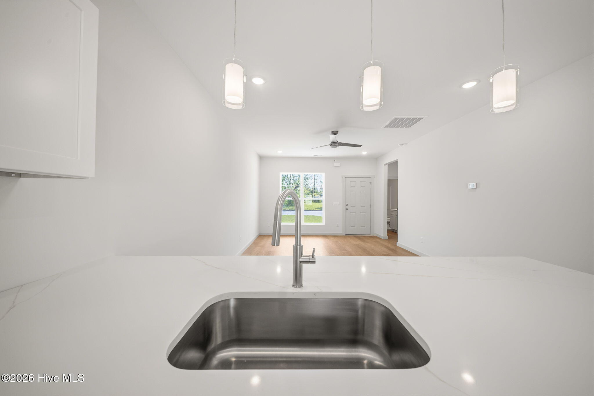 100562147 | Photo 43