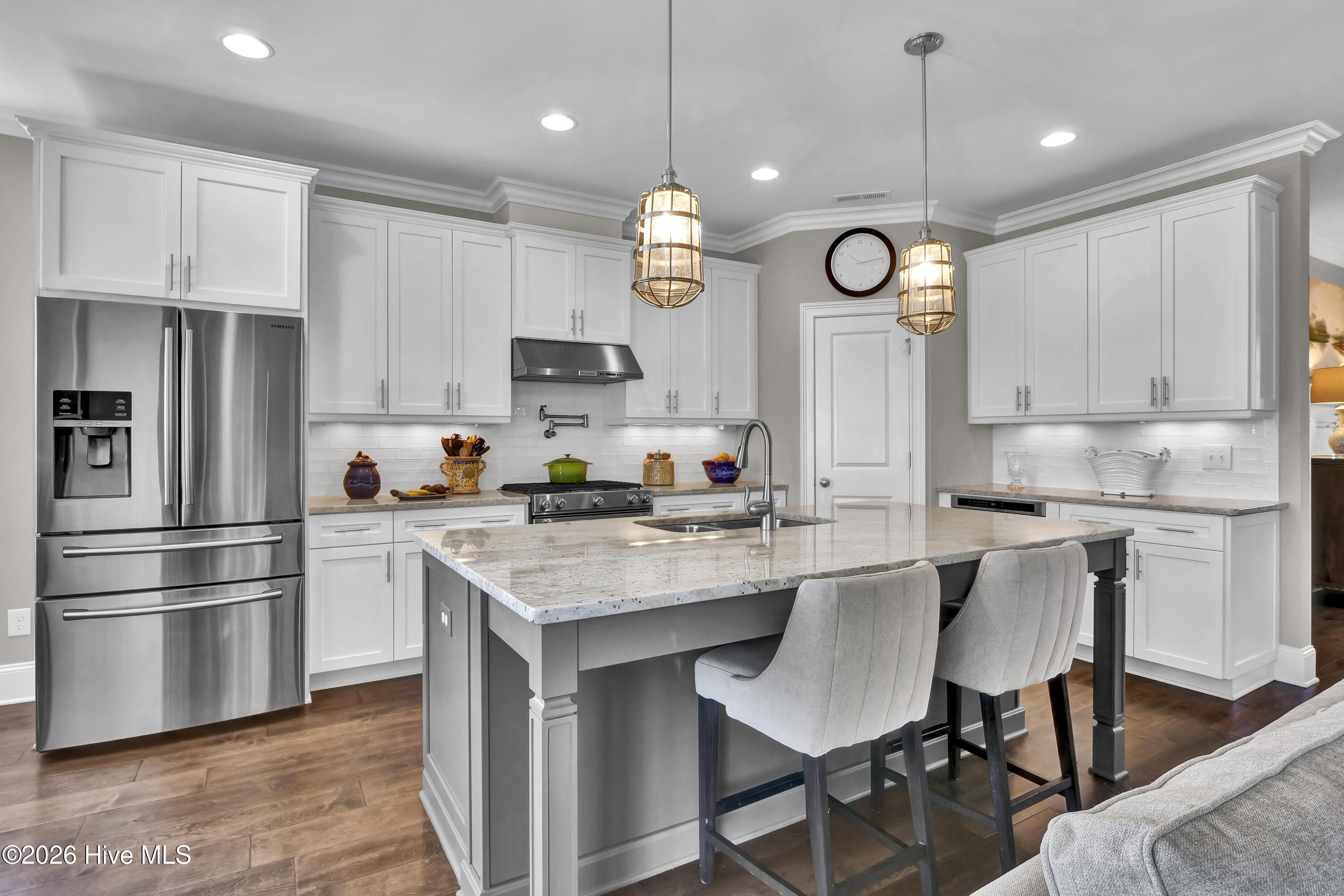 100569148 | Photo 20