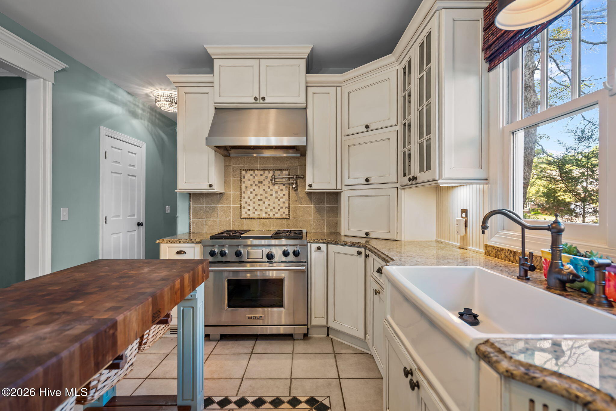 100565239 | Photo 19