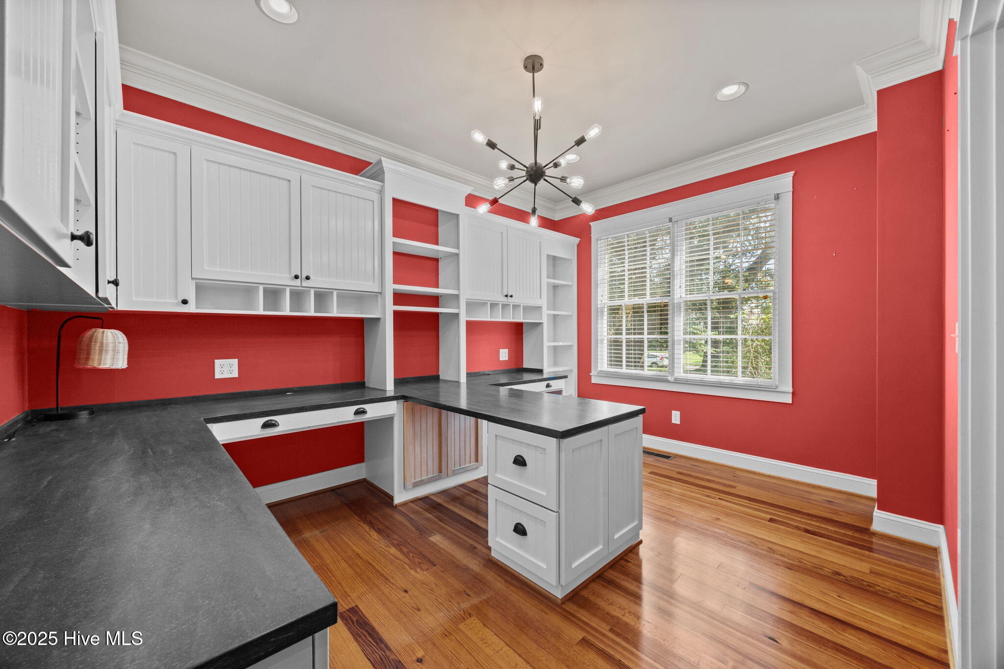 100518834 | Photo 31