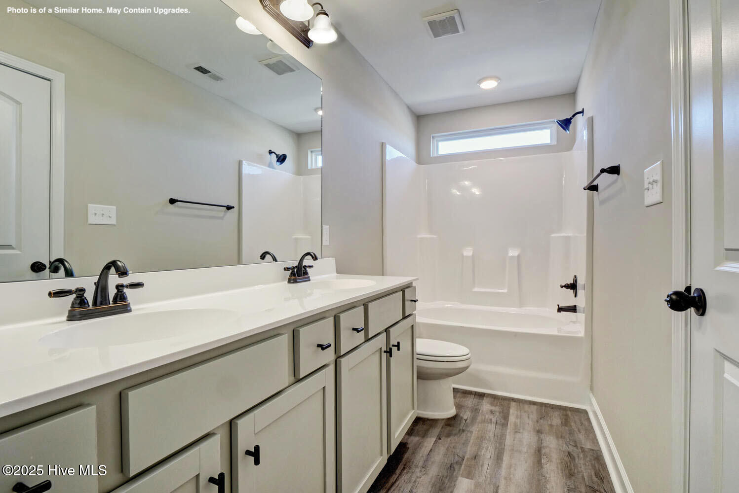 100537569 | Photo 23