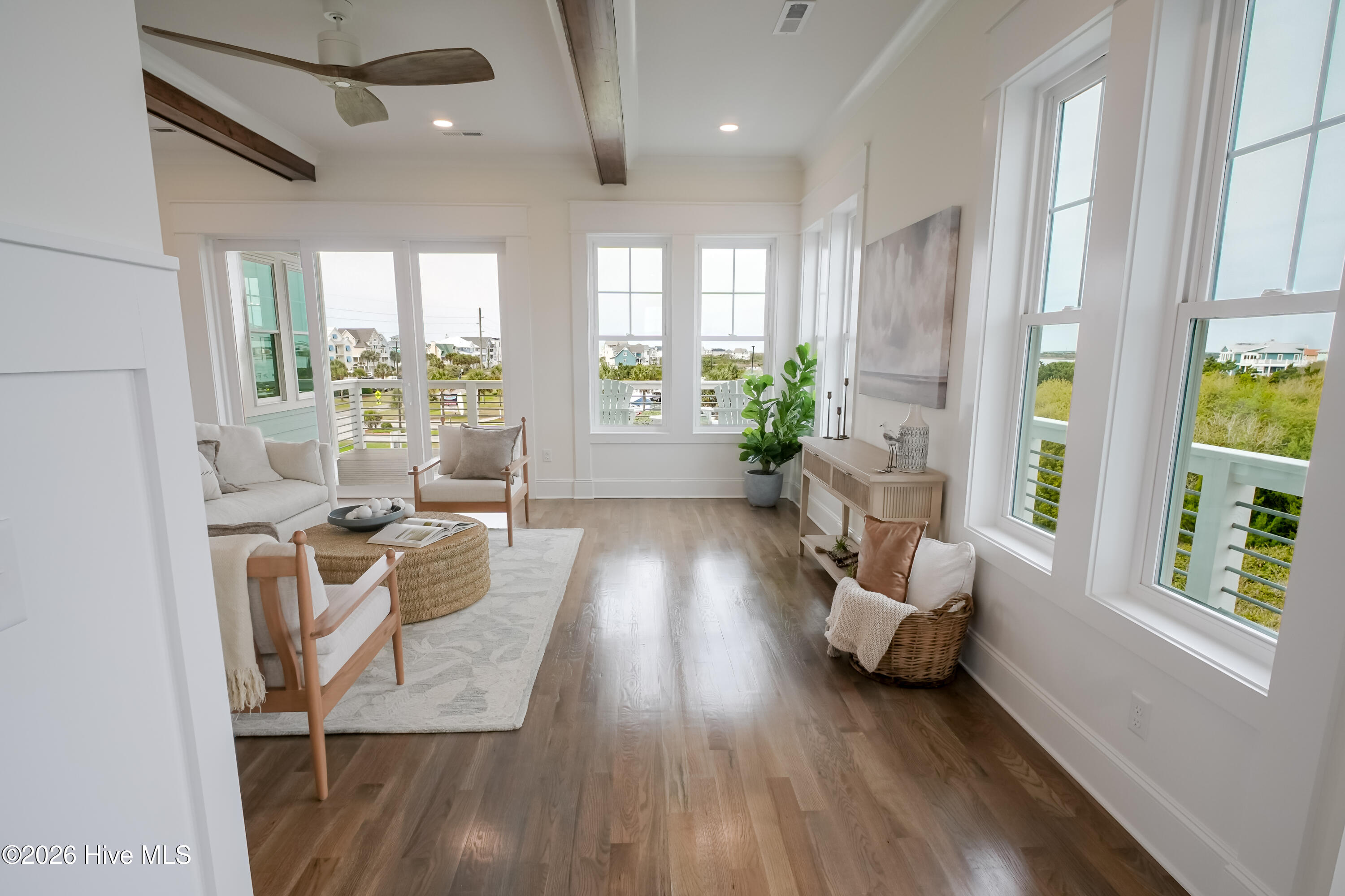 100516070 | Photo 24