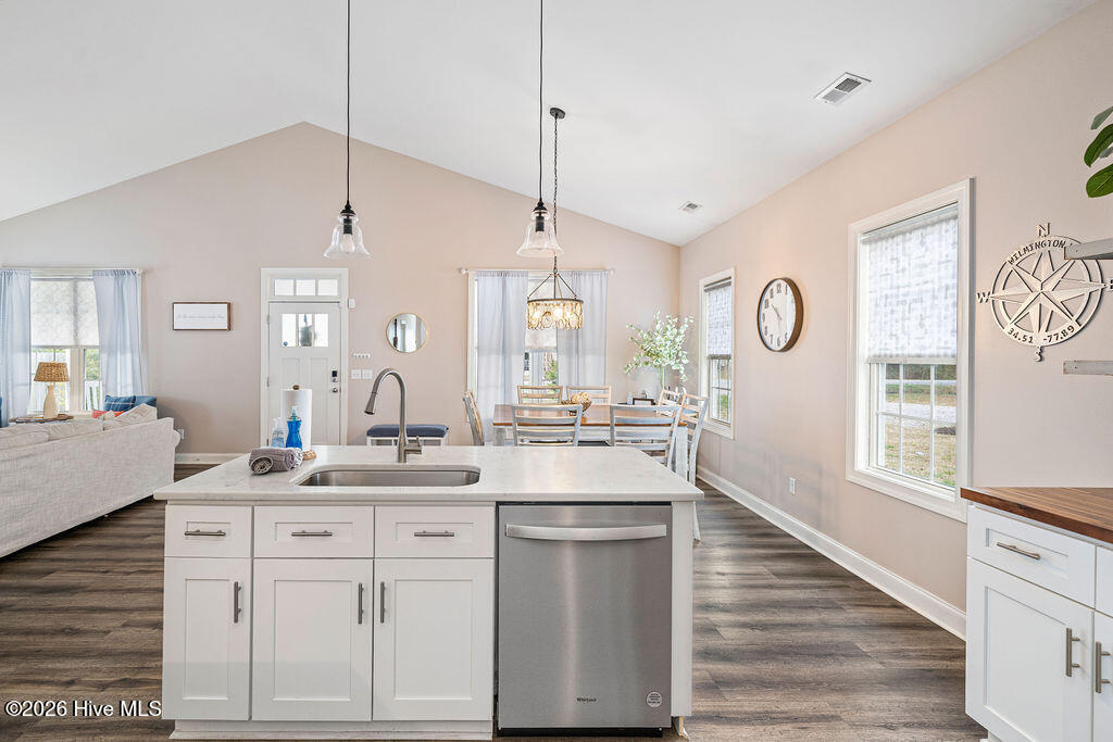 100559649 | Photo 10