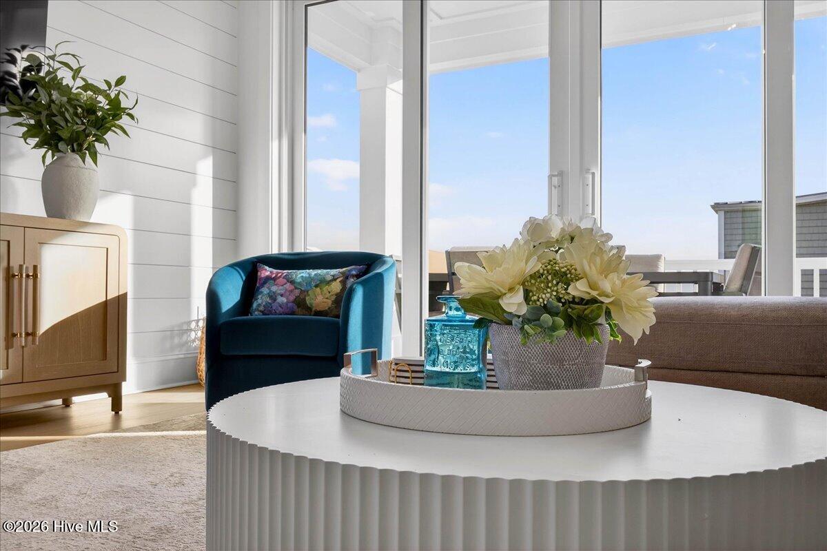 100543299 | Photo 65